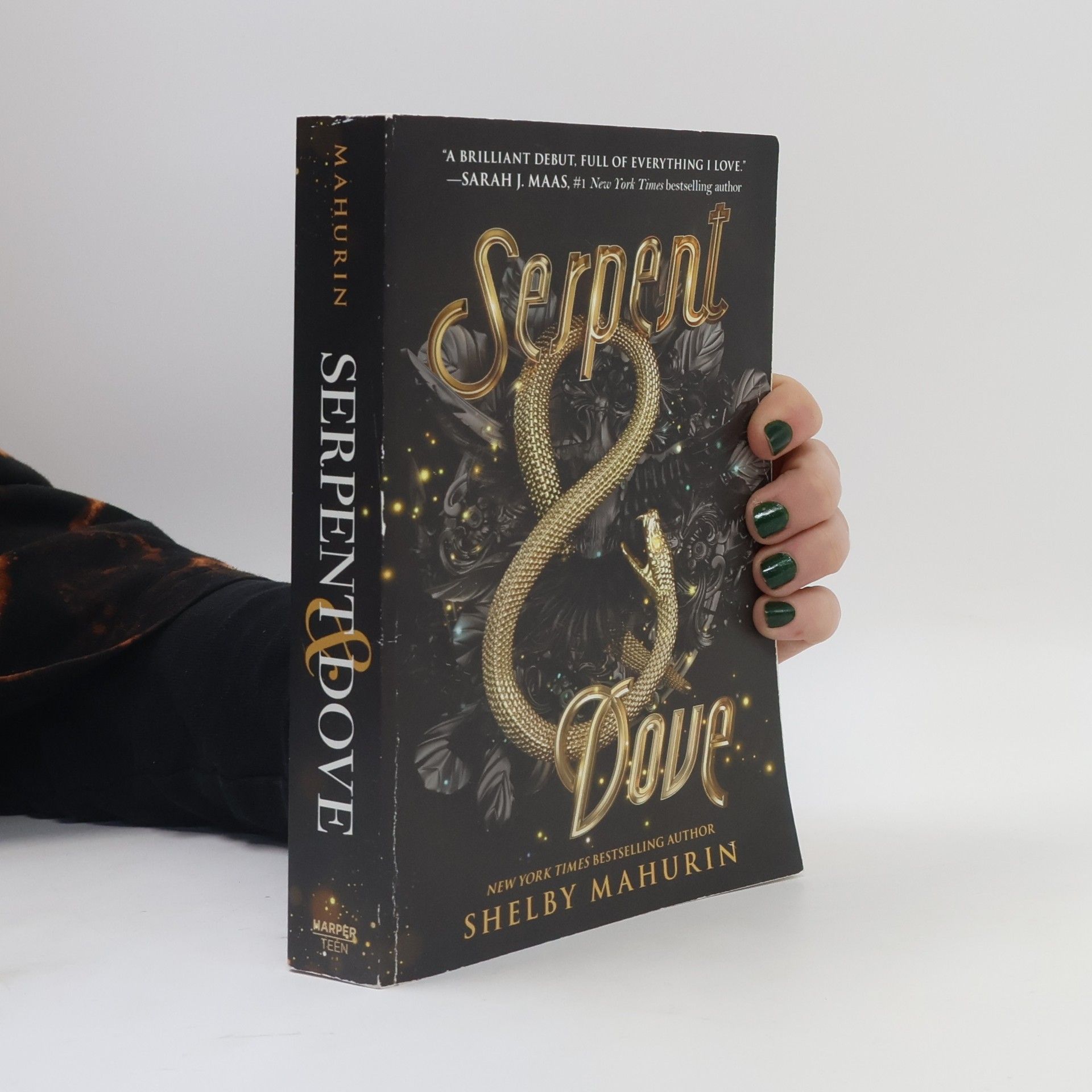 Shelby Mahurin Serpent & Dove