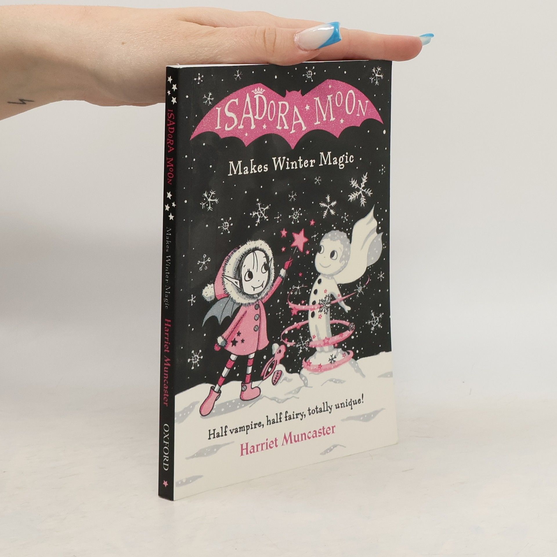Harriet Muncaster Isadora Moon Makes Winter Magic