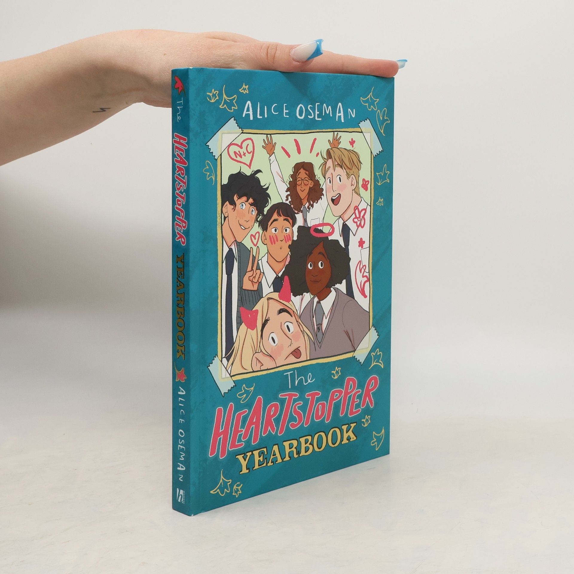 Alice Oseman The Heartstopper yearbook