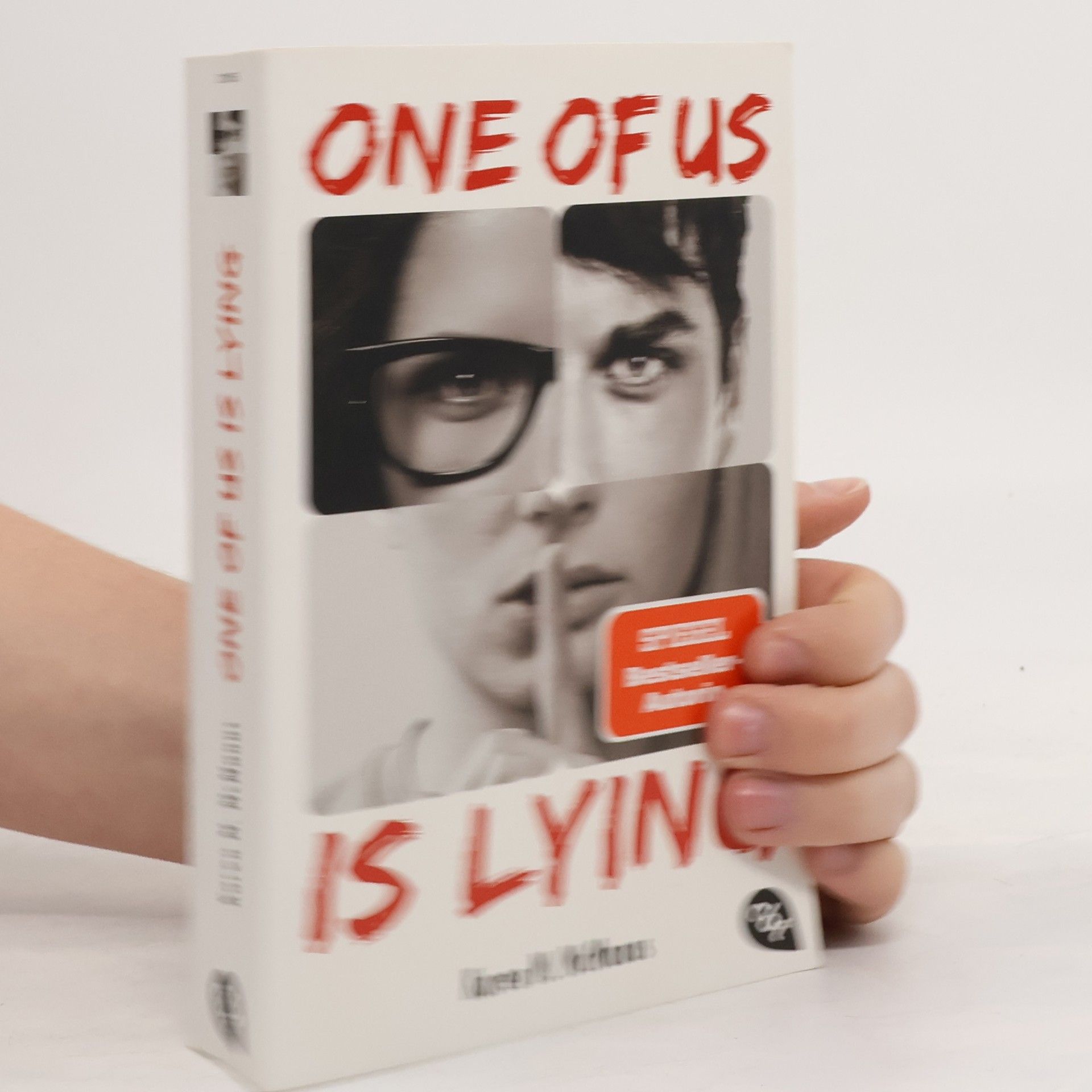 Karen M. McManus One of us is lying