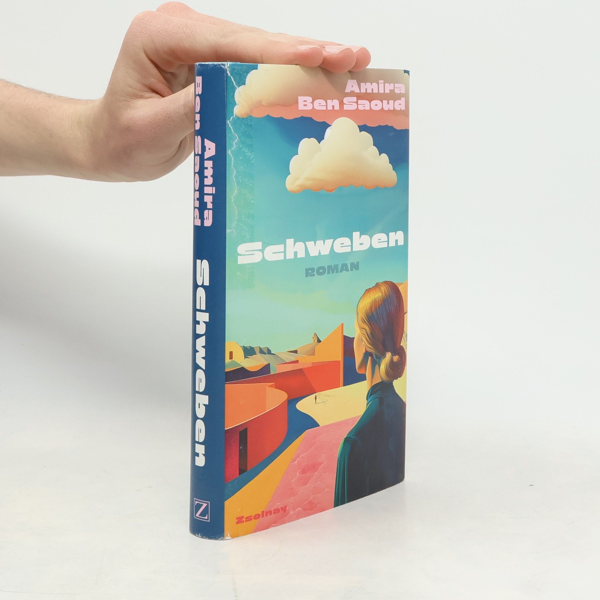 Amira Ben Saoud Schweben