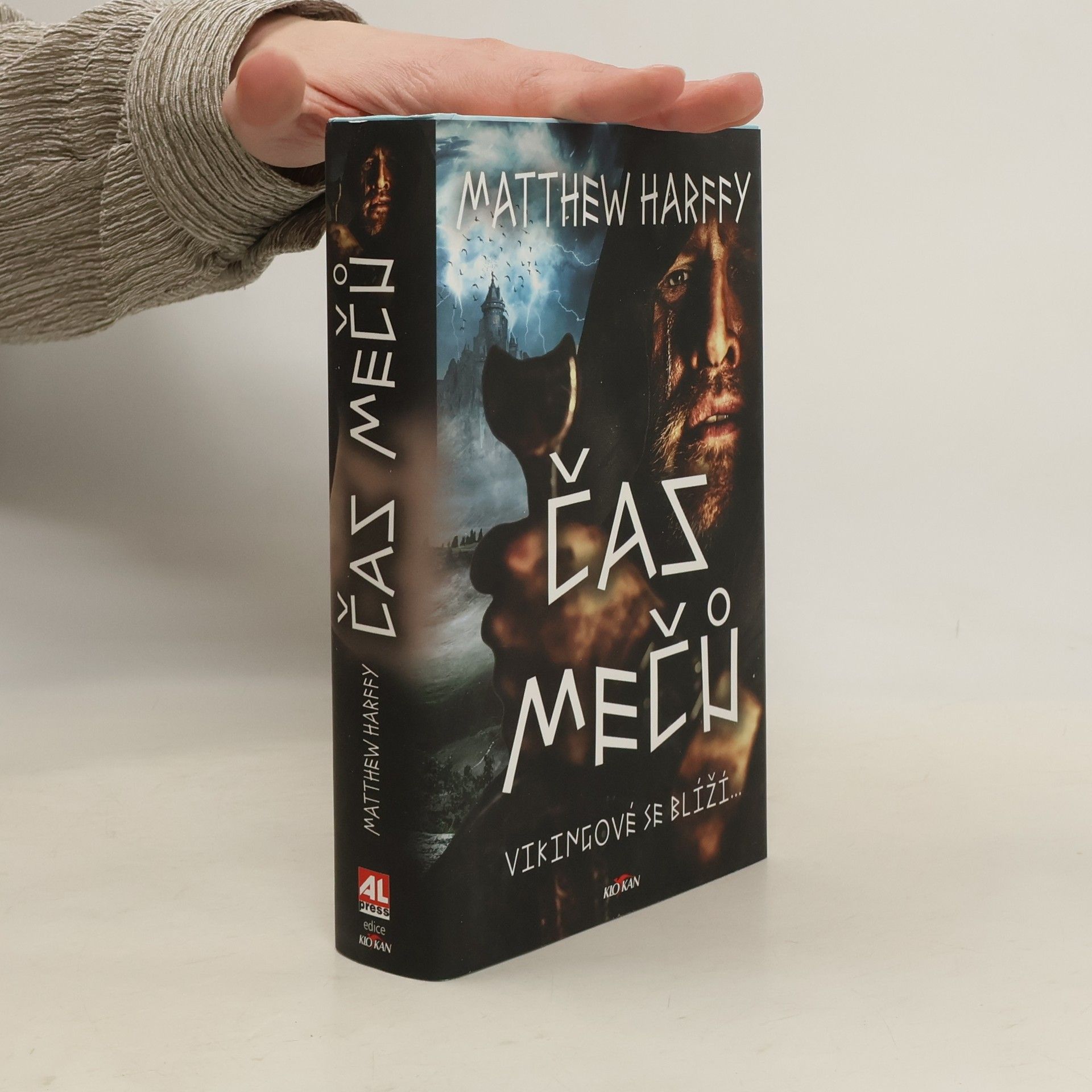 Matthew Harffy Čas mečů : Vikingové se blíží...