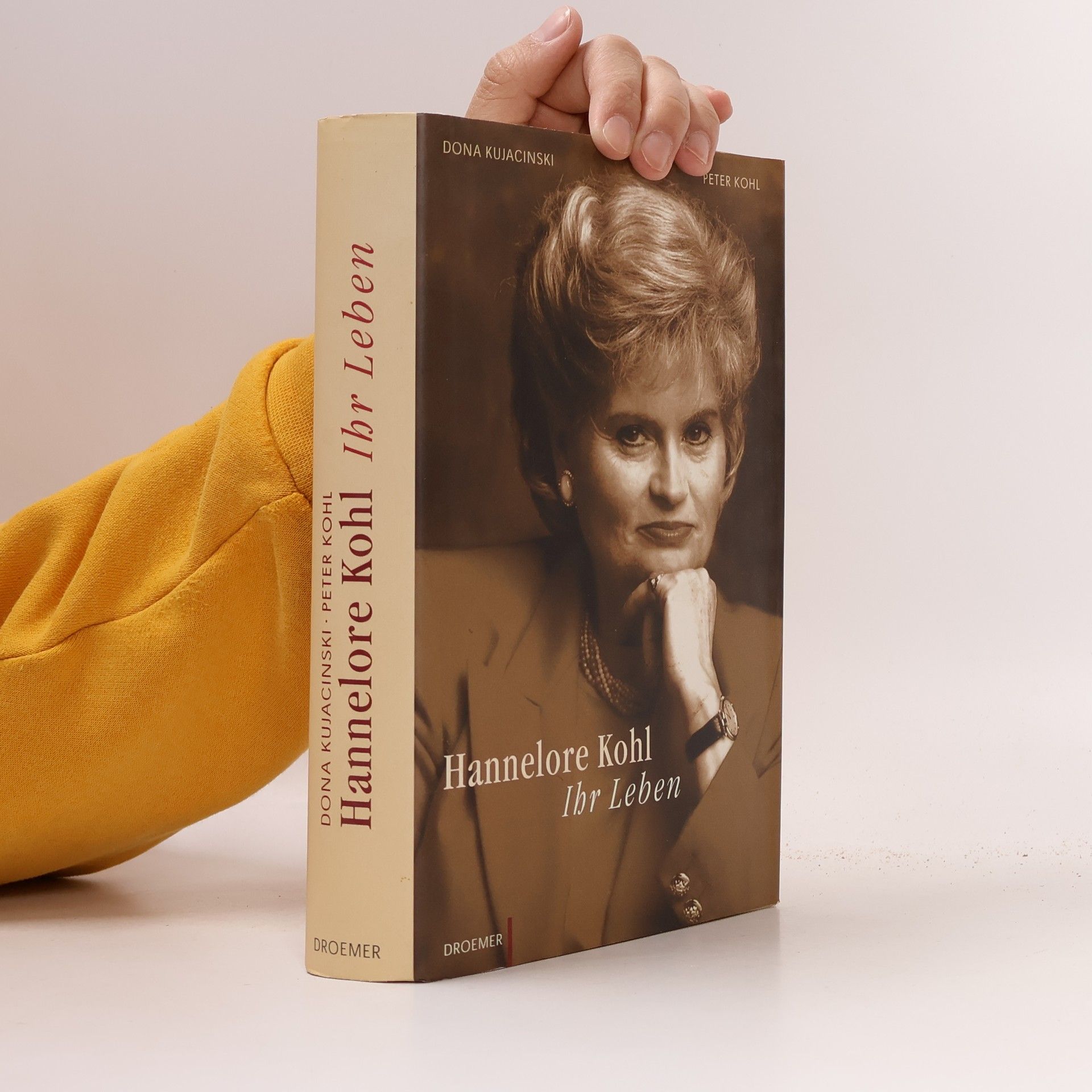 Dona Kujacinski Hannelore Kohl