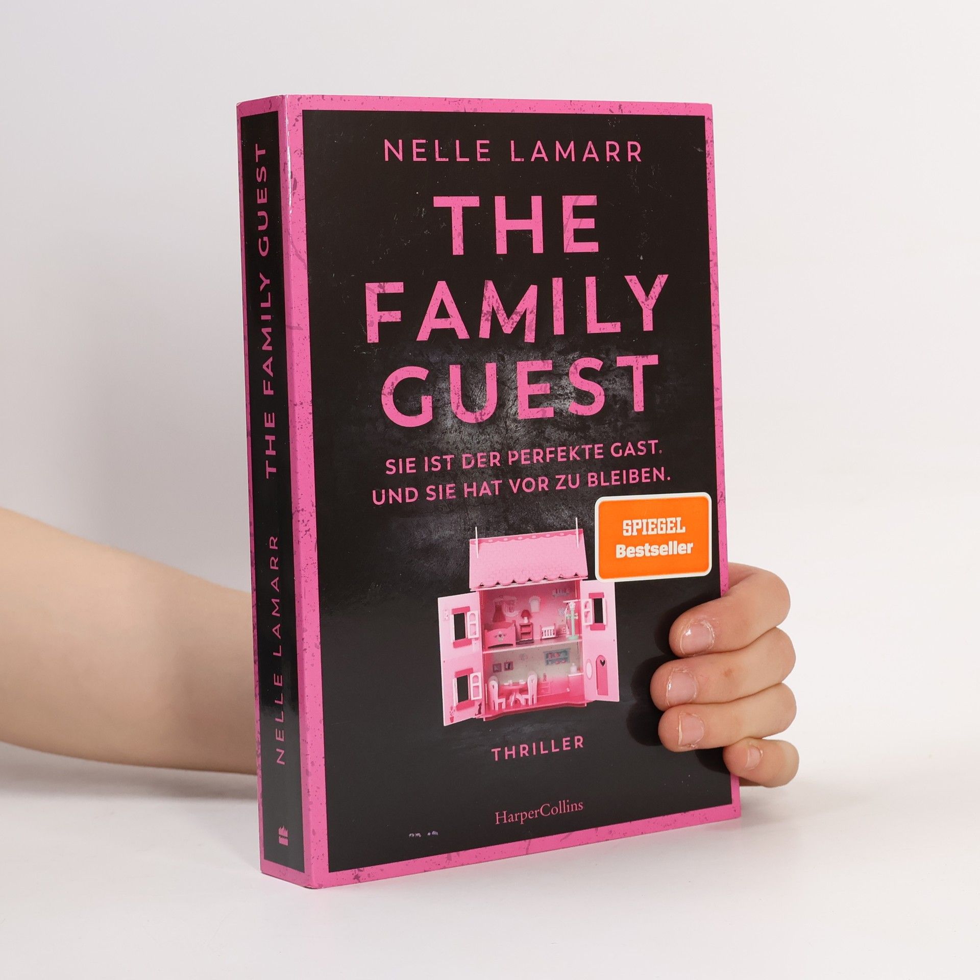 Nelle Lamarr The family guest