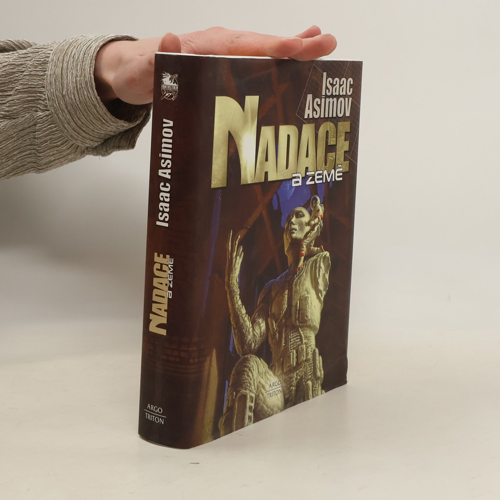 Isaac Asimov Nadace a Země