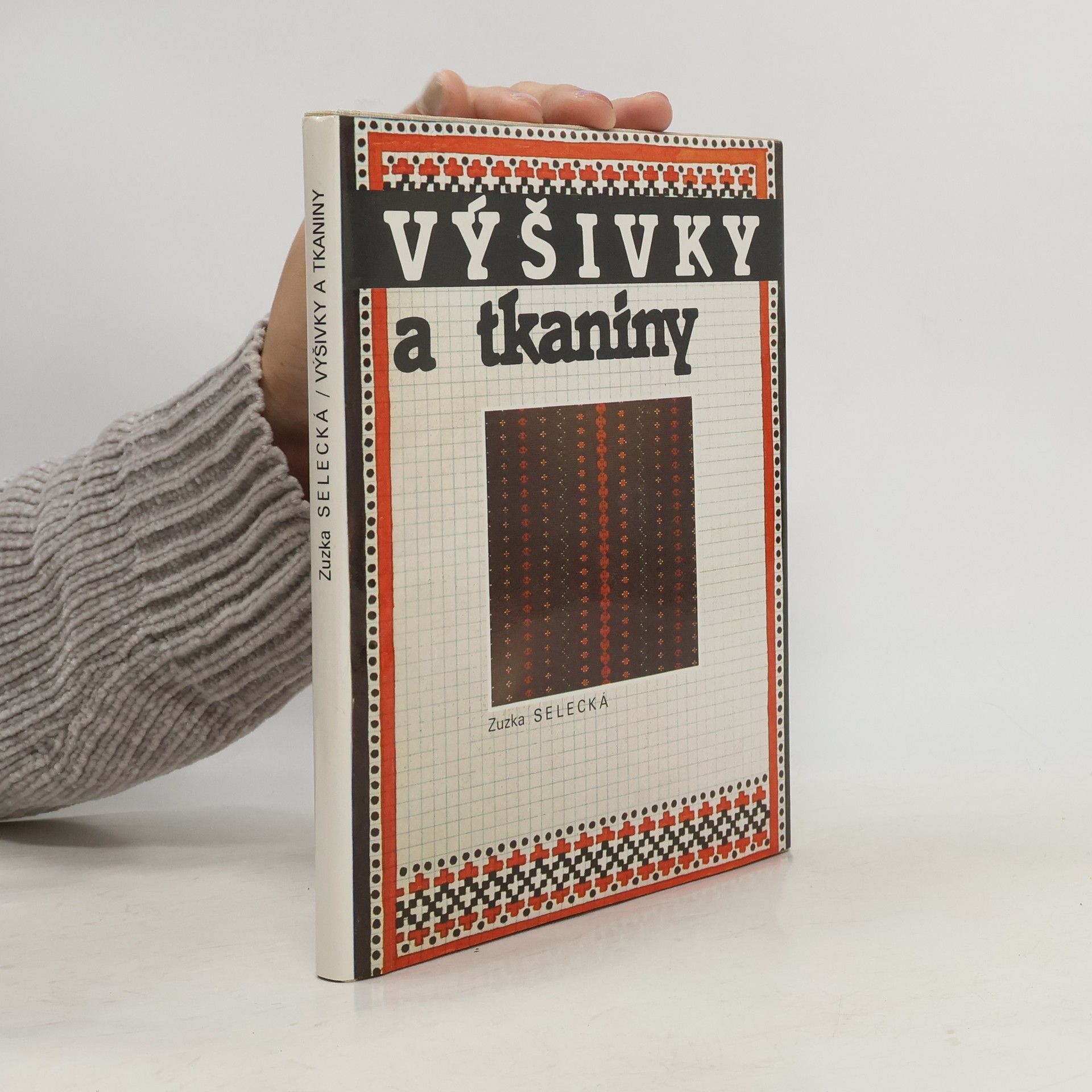 Zuzka Selecká Výšivky a tkaniny