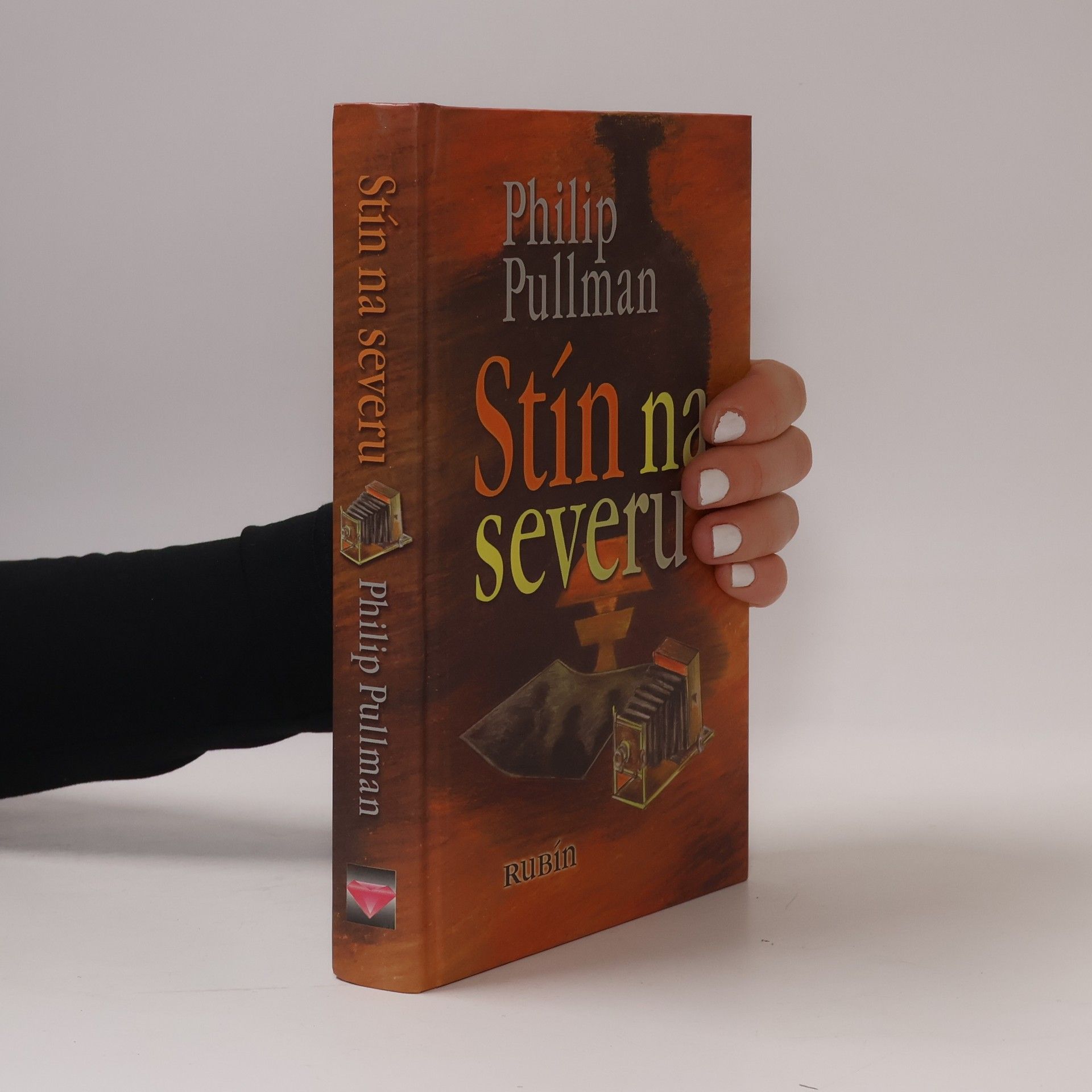 Philip Pullman Stín na severu