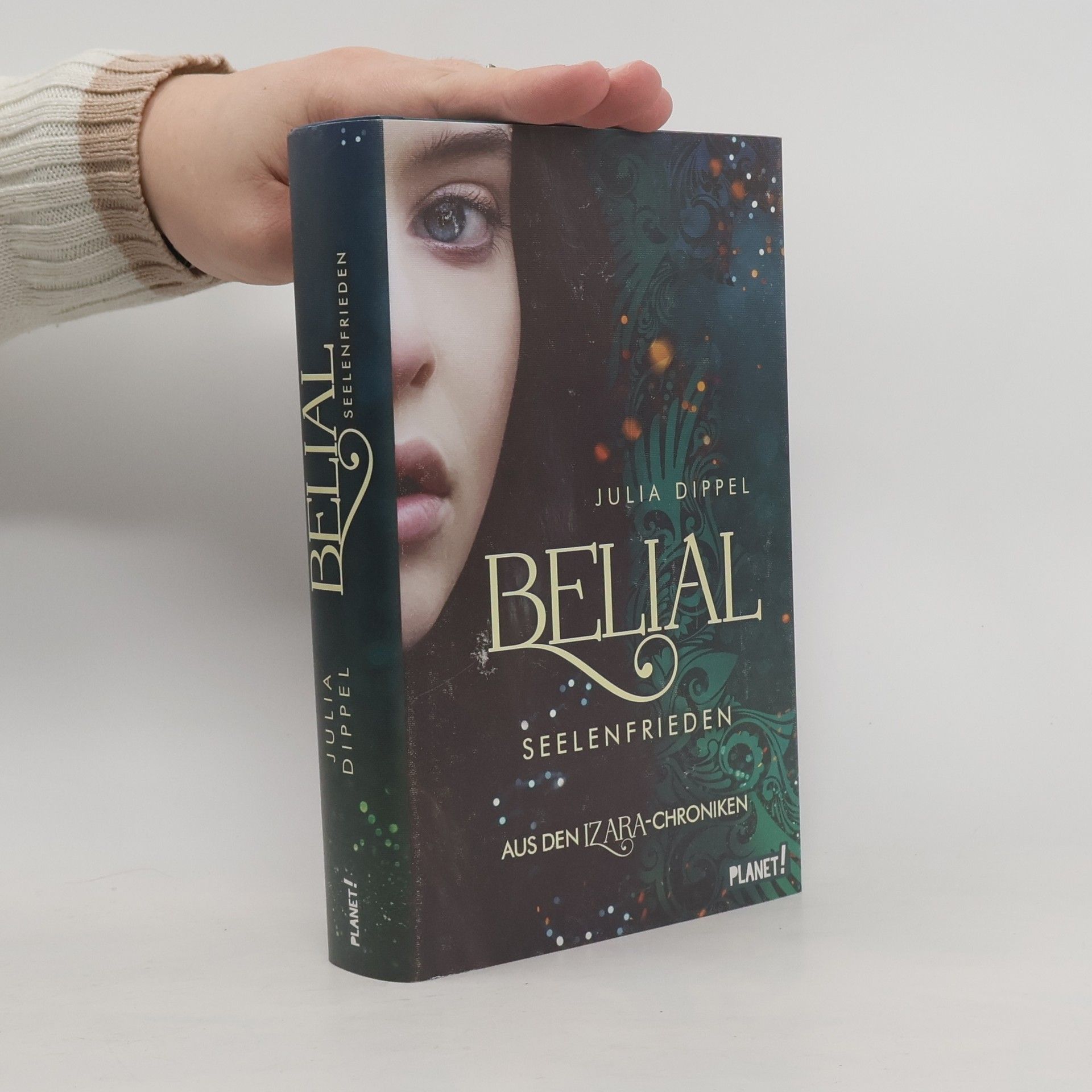 Julia Dippel Izara 6: Belial
