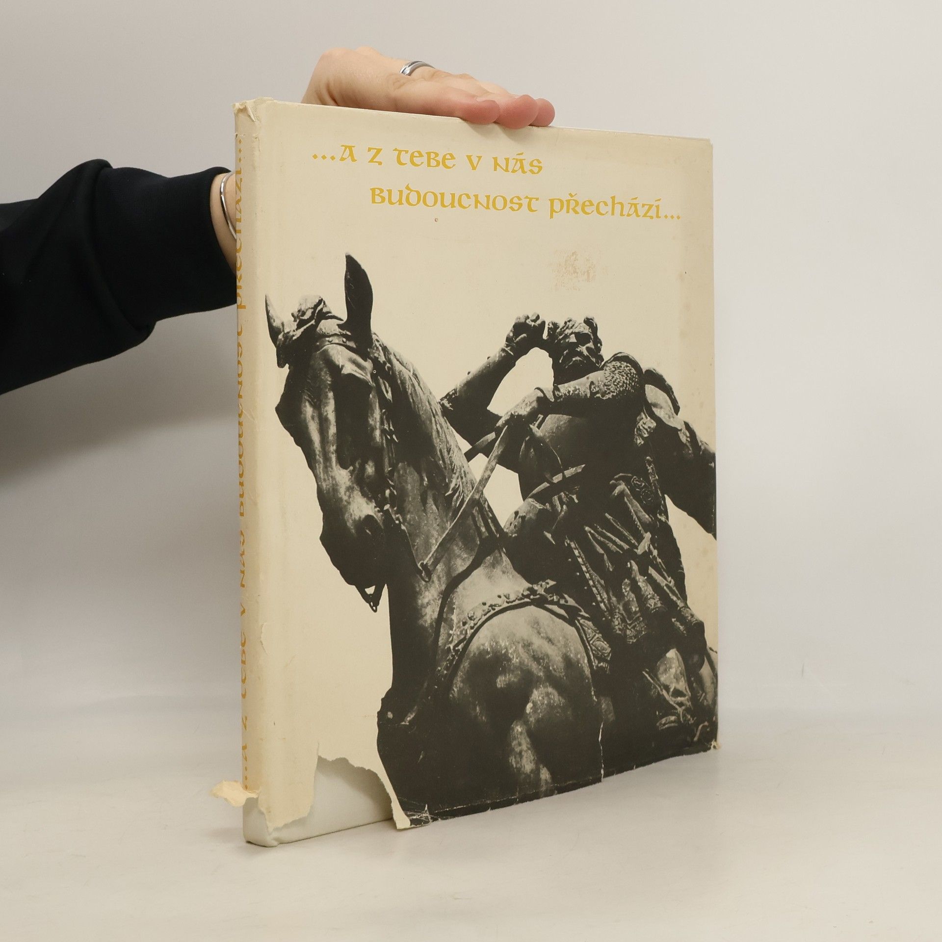 Josef Ptáček A z tebe v nás budoucnost přechází ...