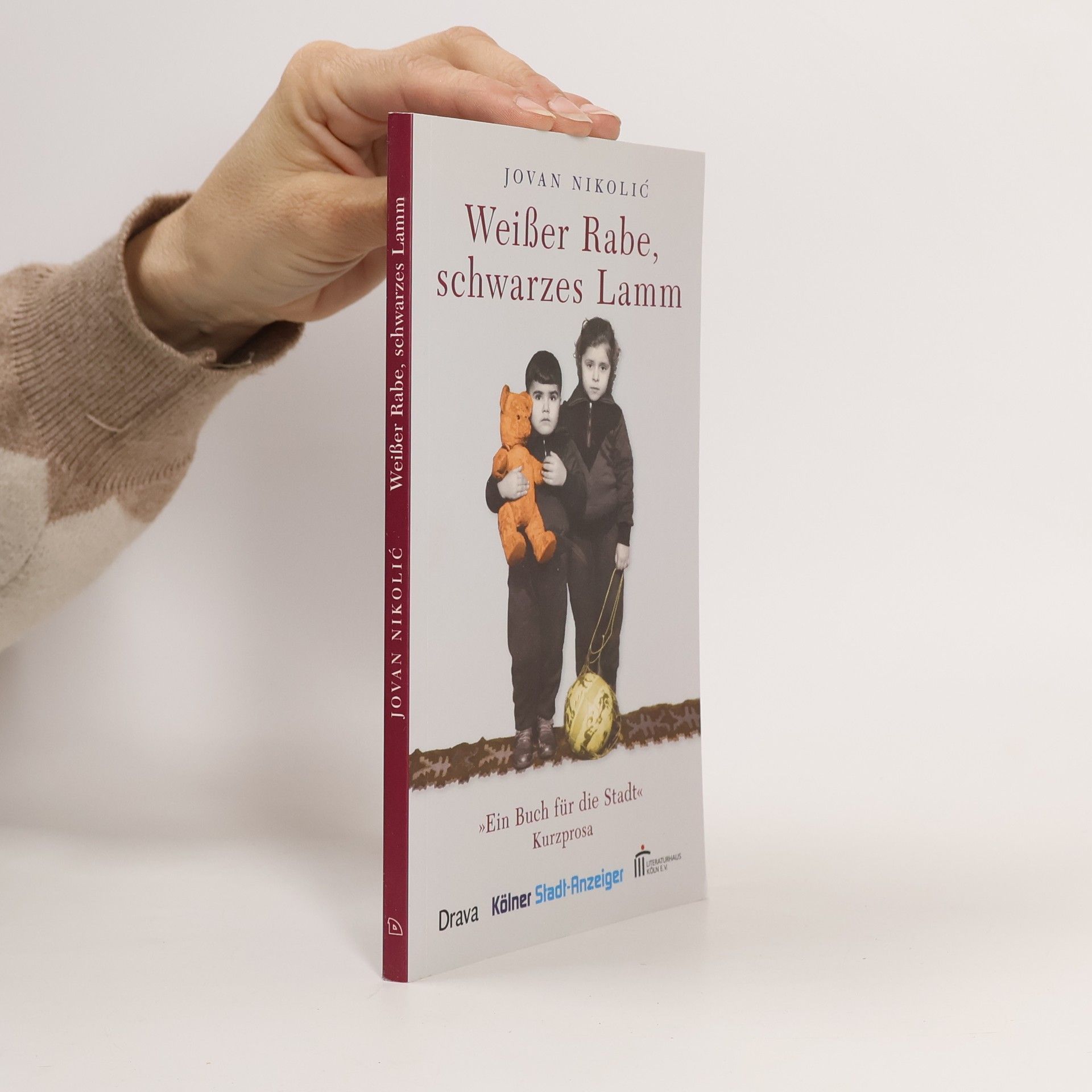 Jovan Nikolic Weißer Rabe, schwarzes Lamm
