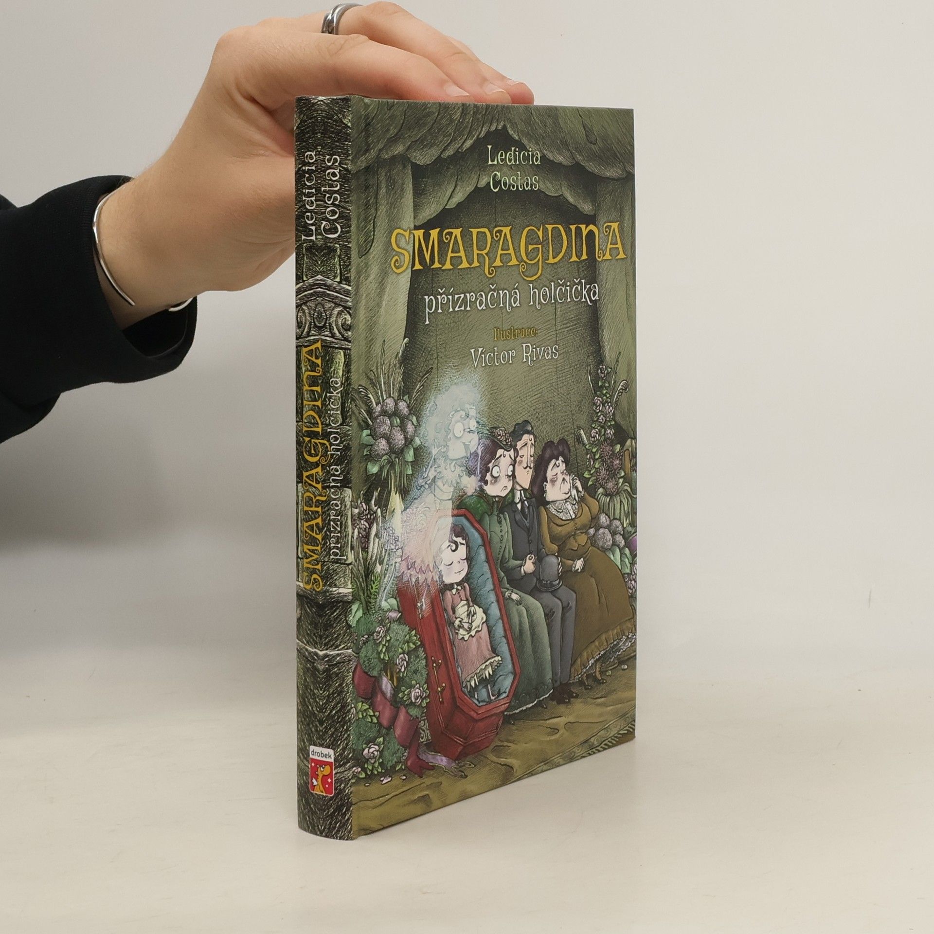 Ledicia Costas Smaragdina: Přízračná holčička