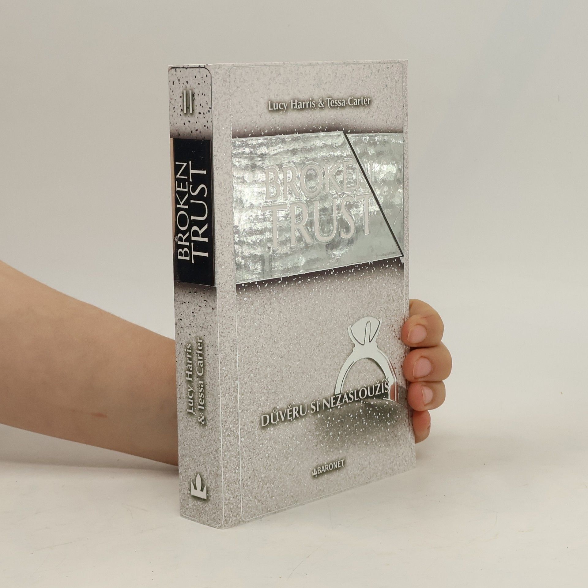 Lucie Štulerová Broken Trust: Důvěru si nezasloužíš