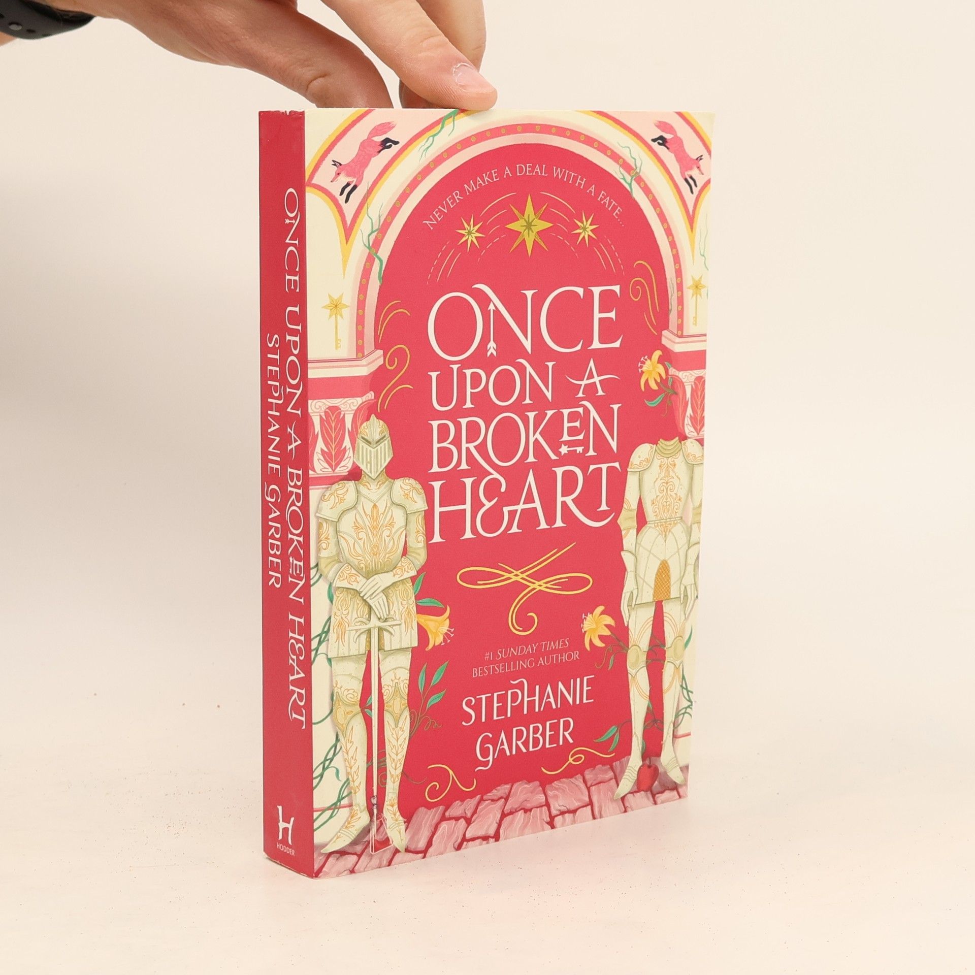 Stephanie Garber Once upon a broken heart