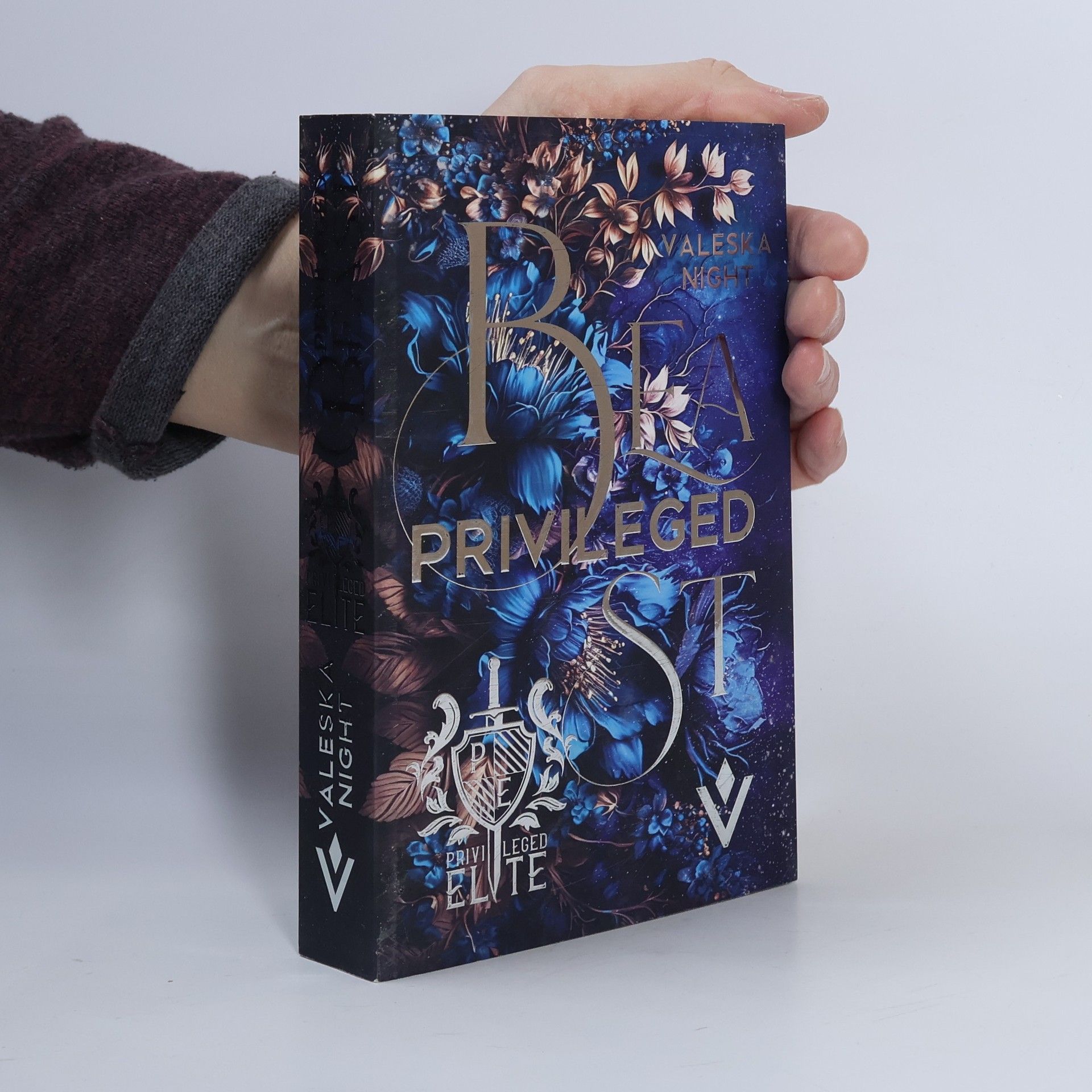 Night Valeska Privileged Beast