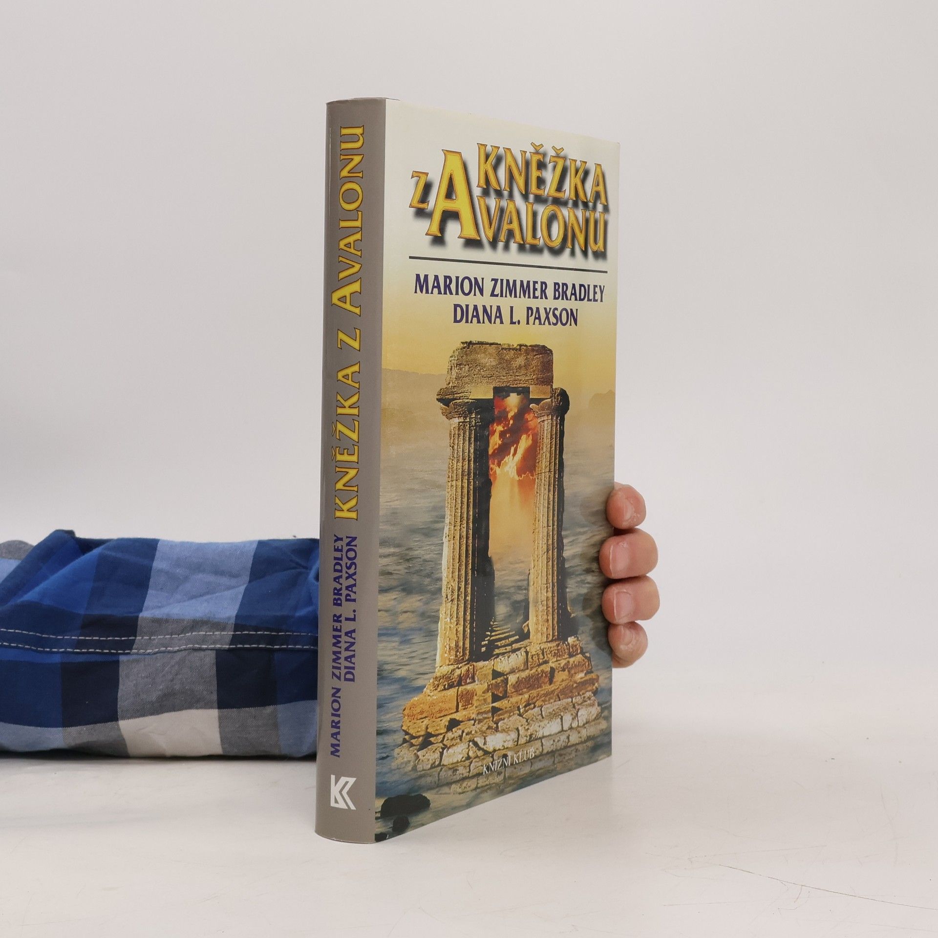 Marion Zimmer Bradley Kněžka z Avalonu