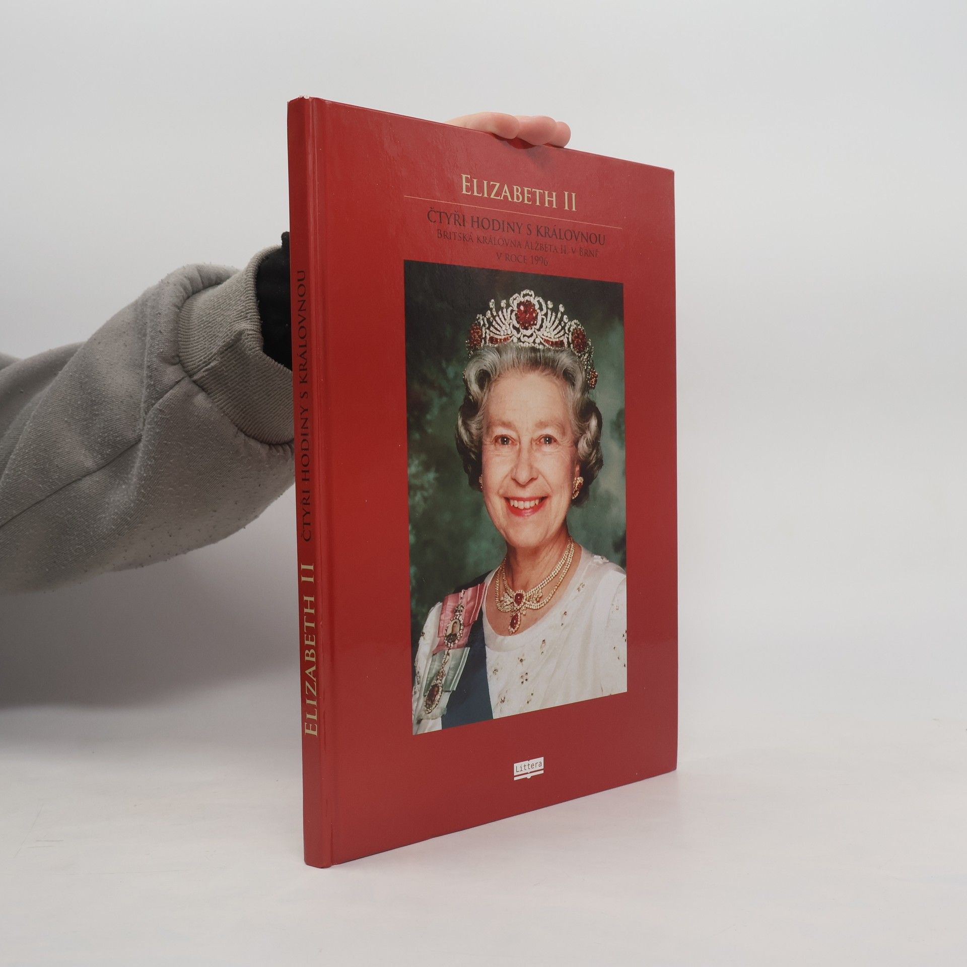 Helena Kupčíková Elizabeth II : čtyři hodiny s královnou: Britská královna Alžběta II. v Brně v roce 1996