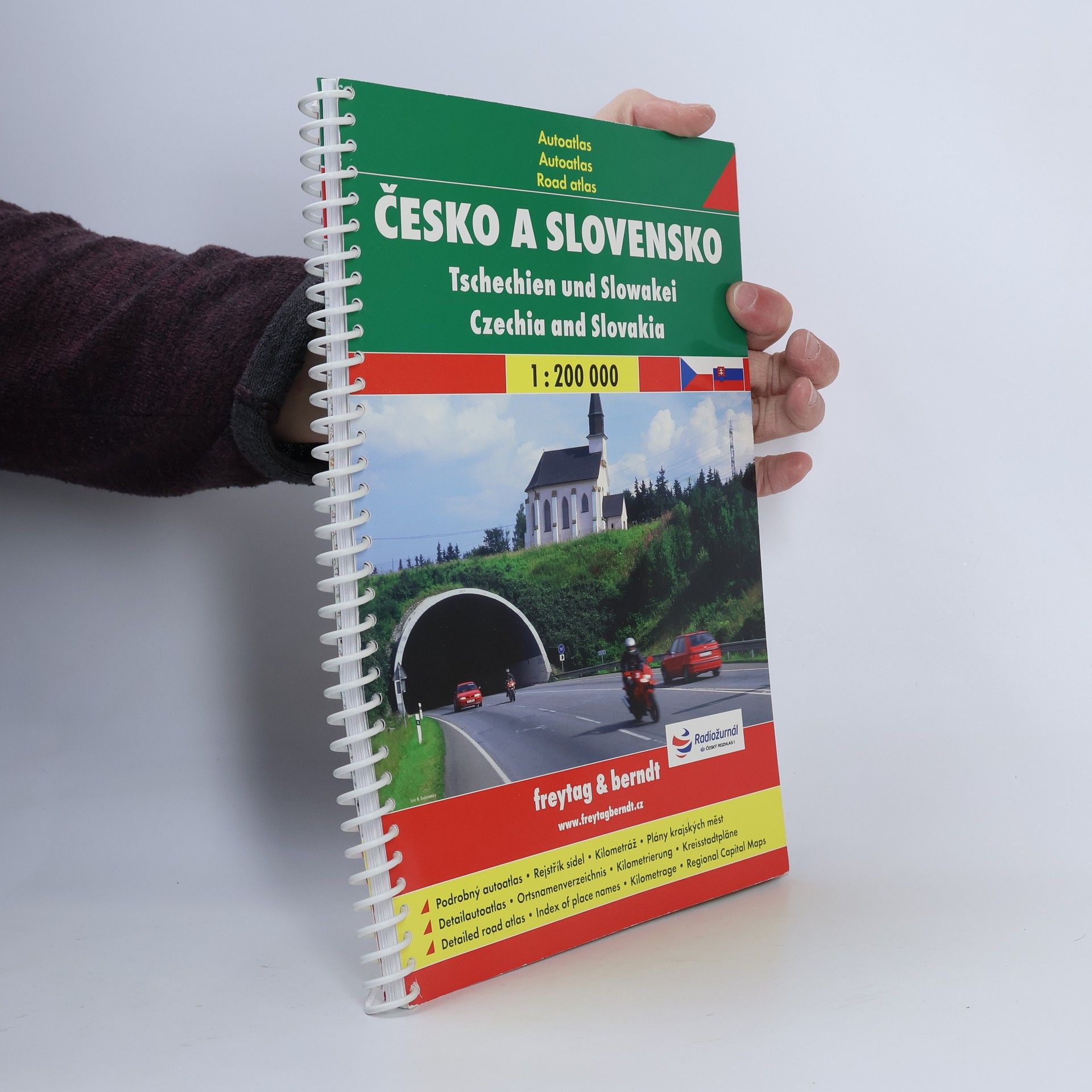 Autorenkollektiv Česko + Slovensko autoatlas 1:200 000 A4
