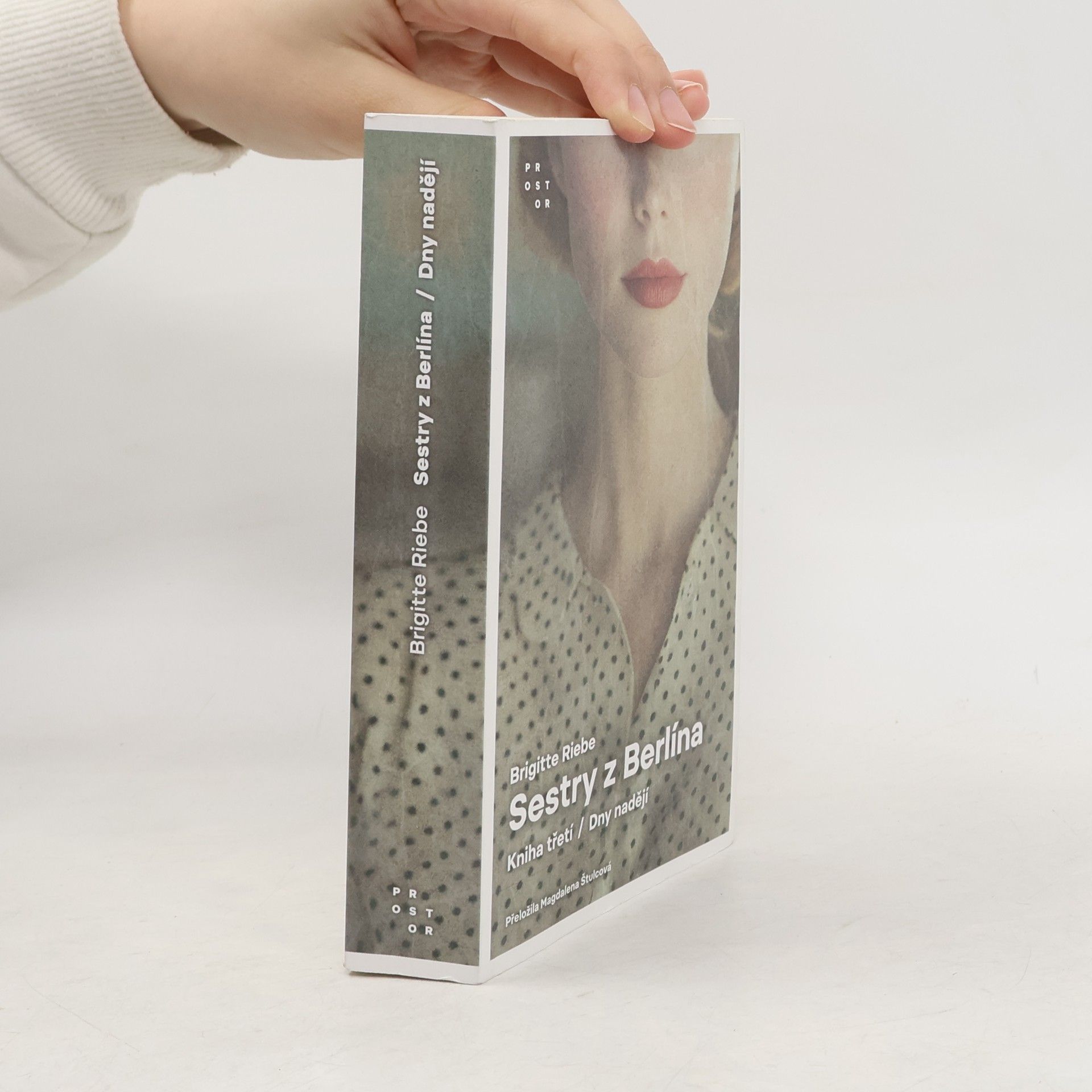 Sestry z Berlína. Kniha třetí, Dny nadějí