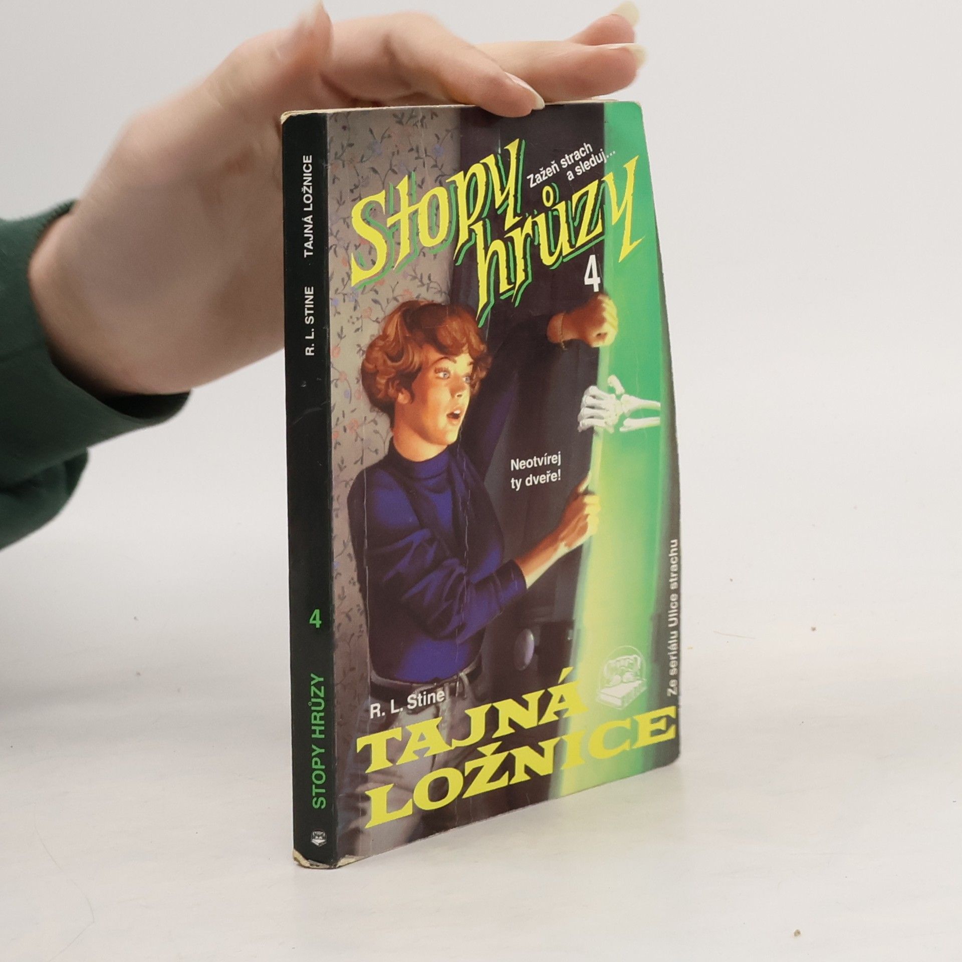 R. L. Stine Tajná ložnice. Stopy hrůzy 4.