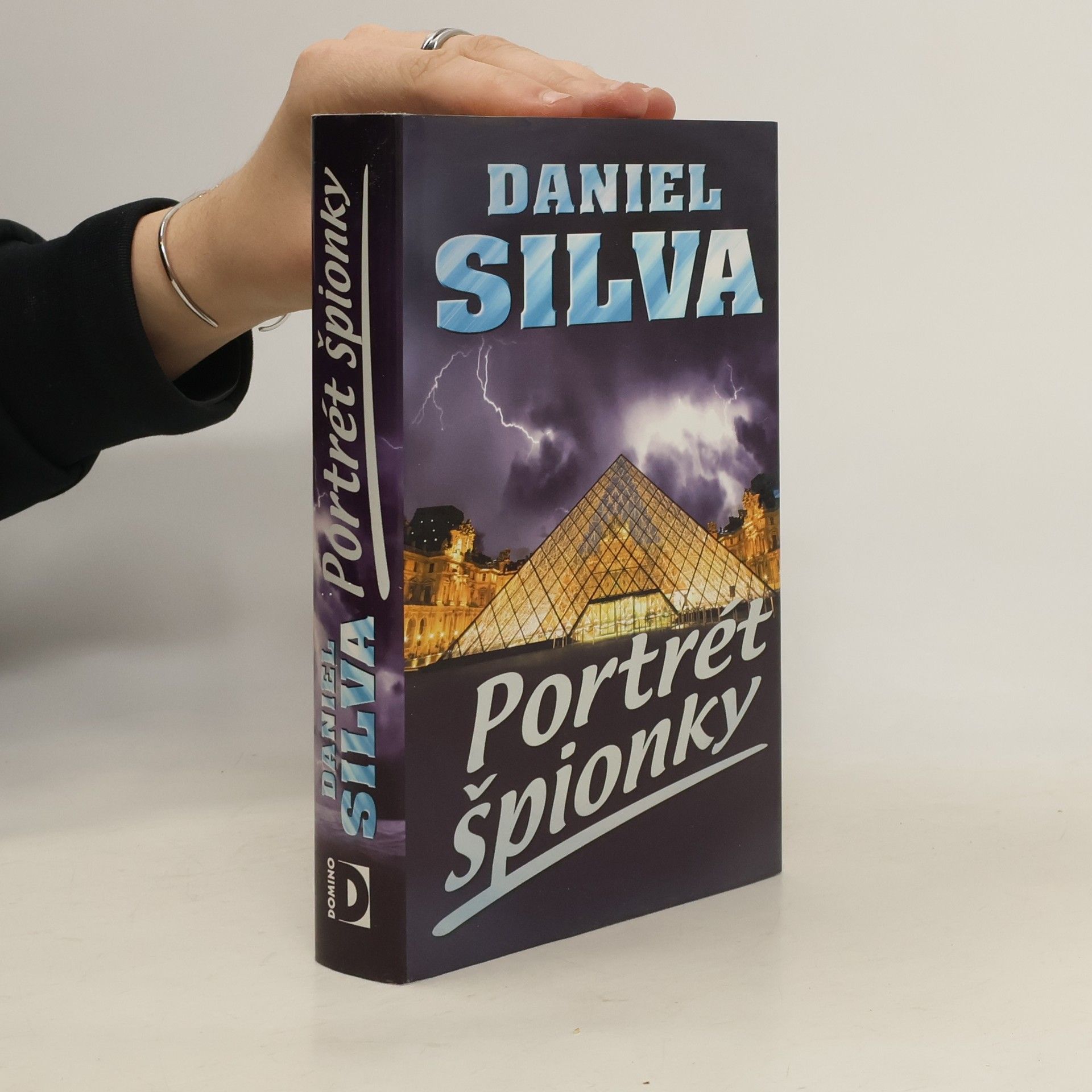 Daniel Silva Portrét špionky