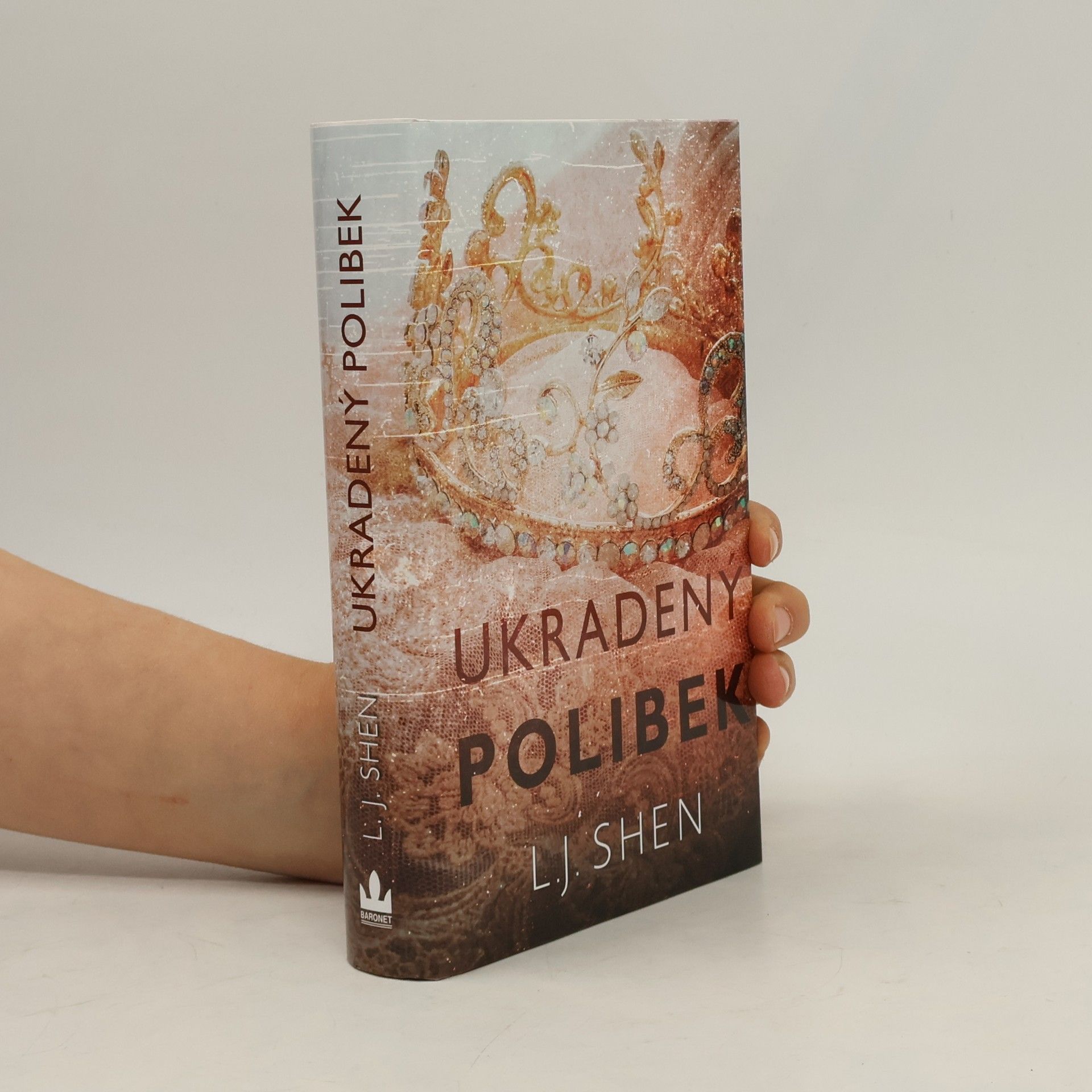 L. J. Shen Ukradený polibek