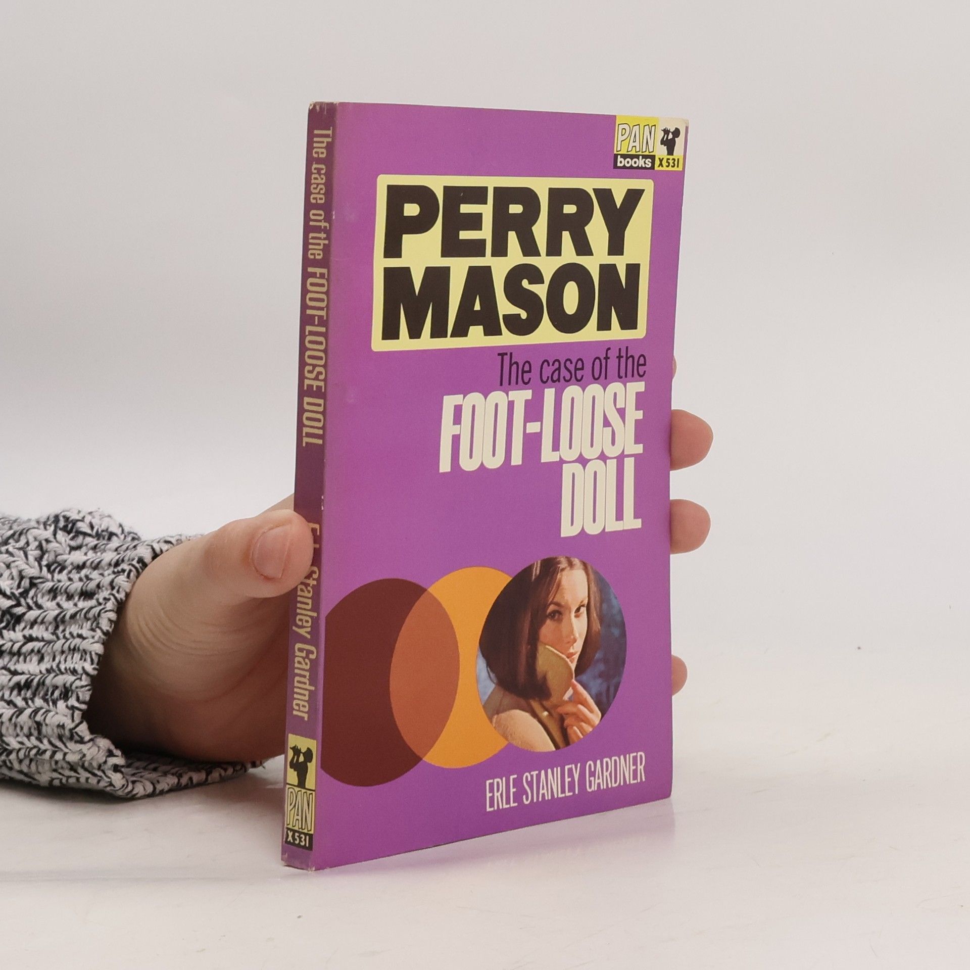 Erle Stanley Gardner the Case of the Foot-Loose Doll