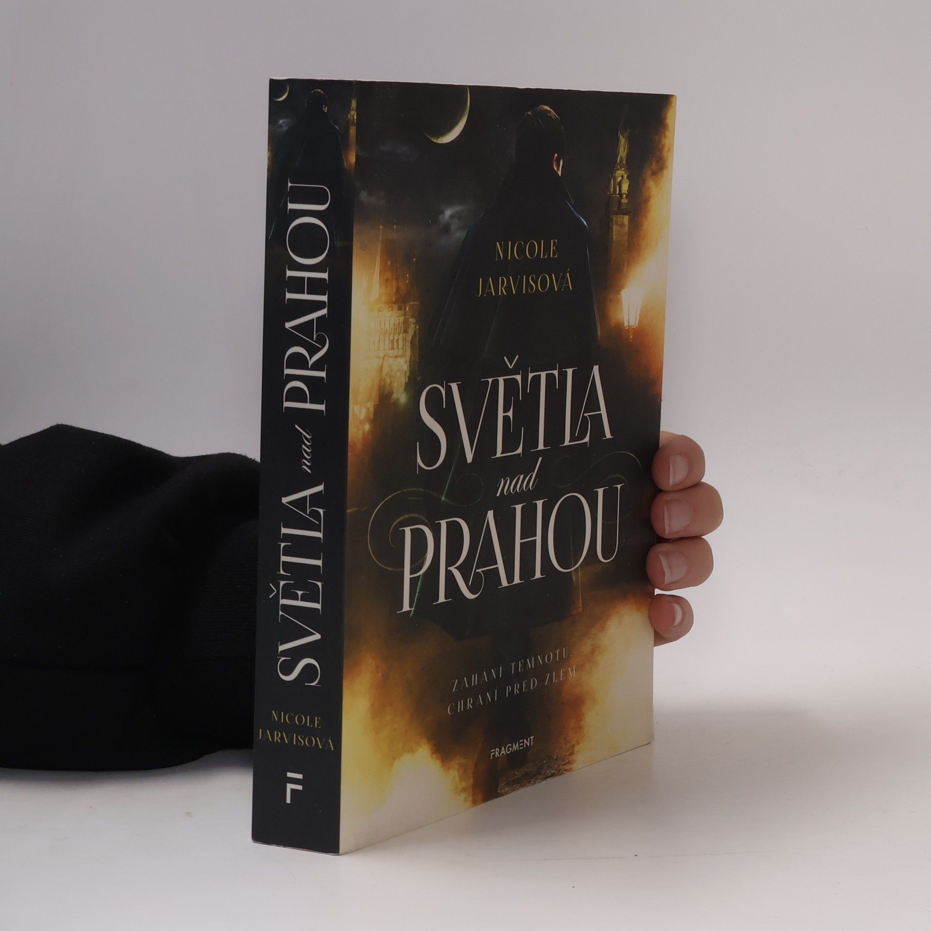 Nicole Jarvis Světla nad Prahou