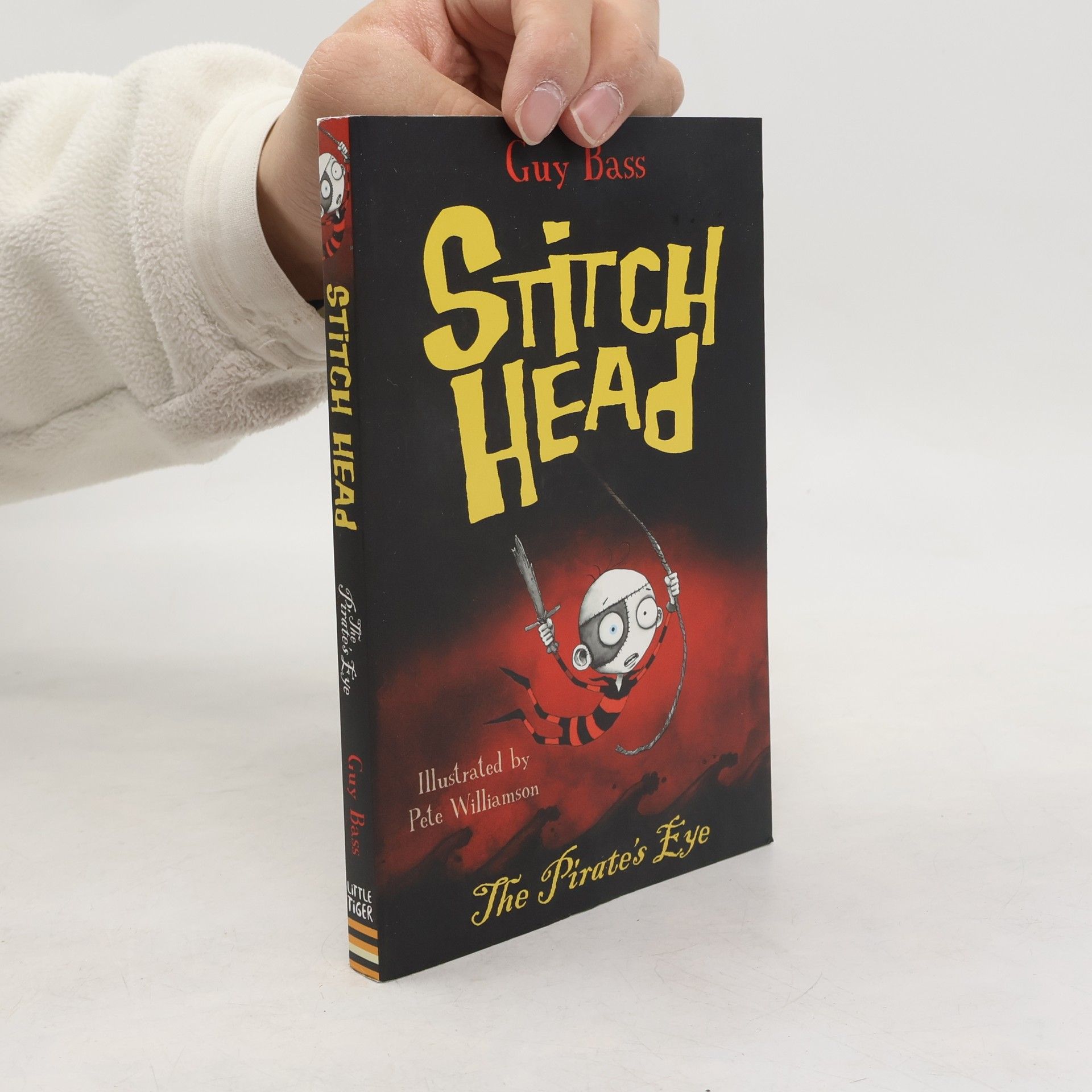 Guy Bass The Pirate's Eye