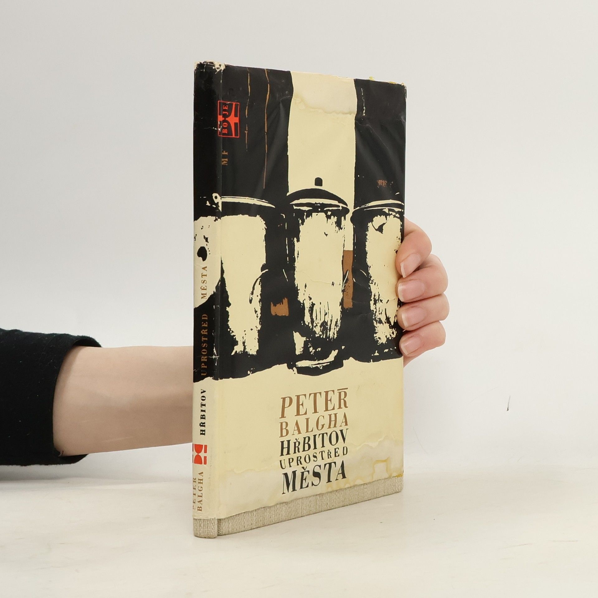 Peter Balgha Hřbitov uprostřed města