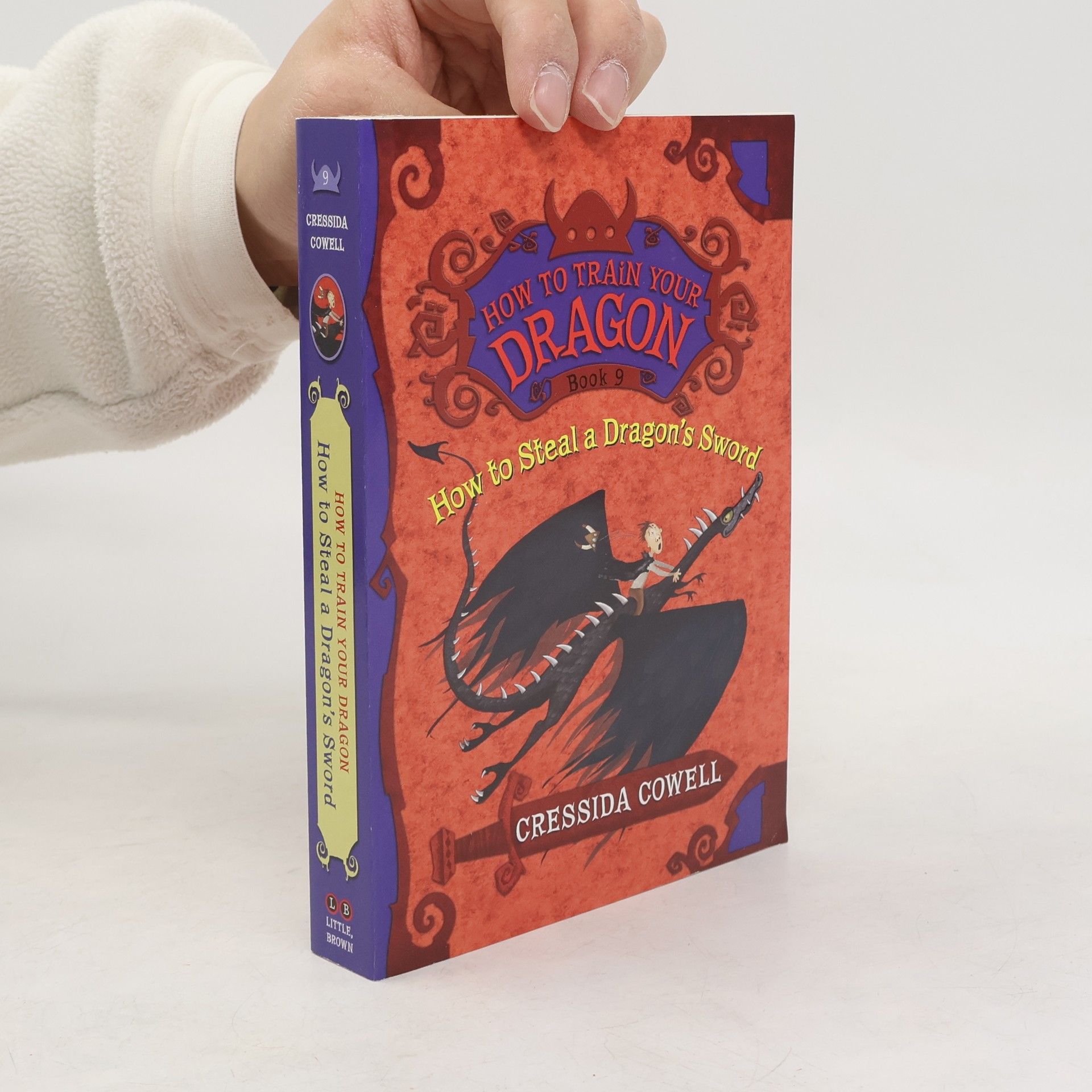 Cressida Cowell How to Train Your Dragon - 9: How to Steal a Dragon's Sword