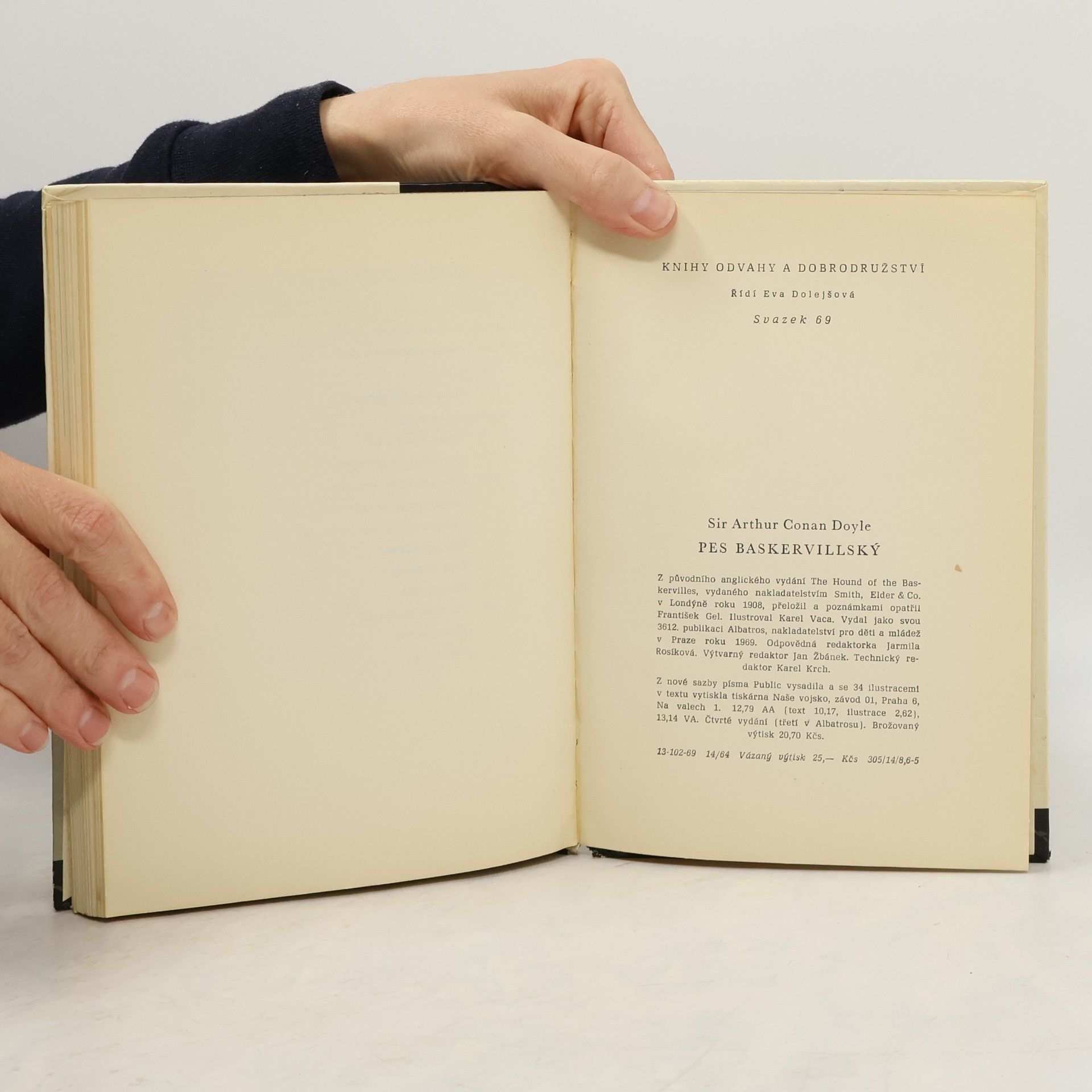 Arthur Conan Doyle Pes baskervillský