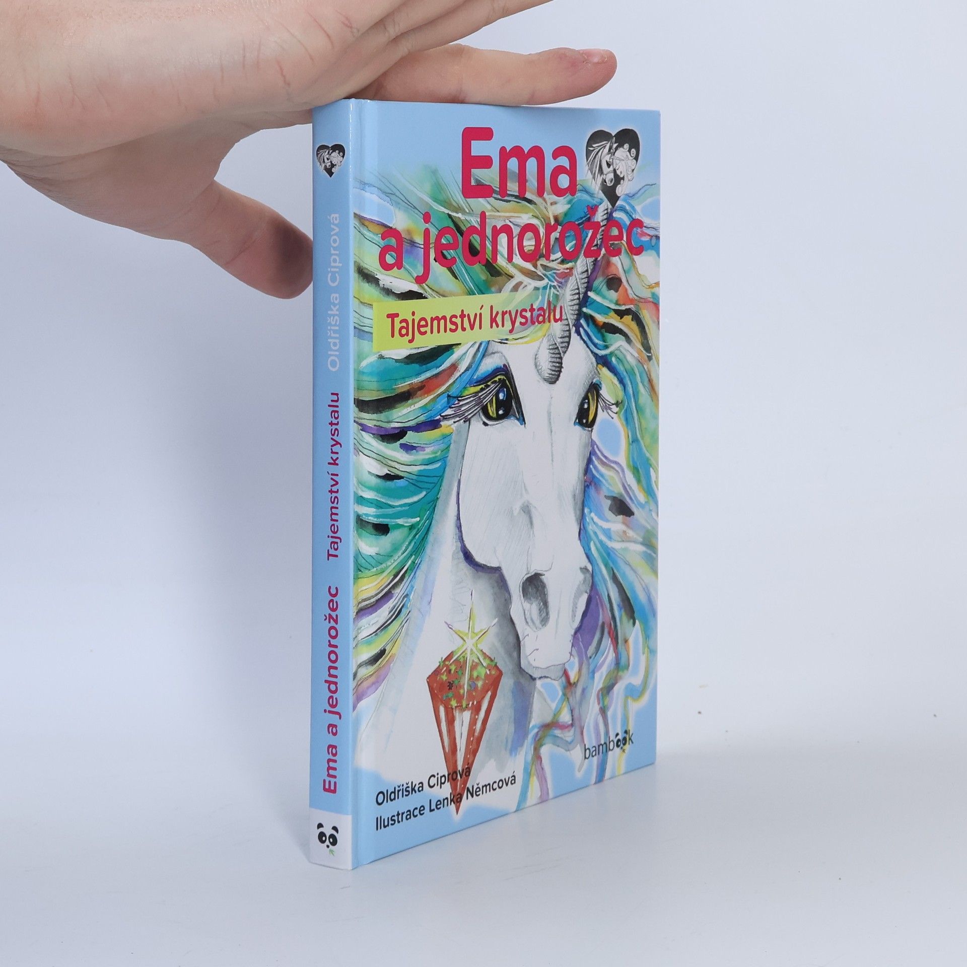 Ema a jednorožec. Tajemství krystalu