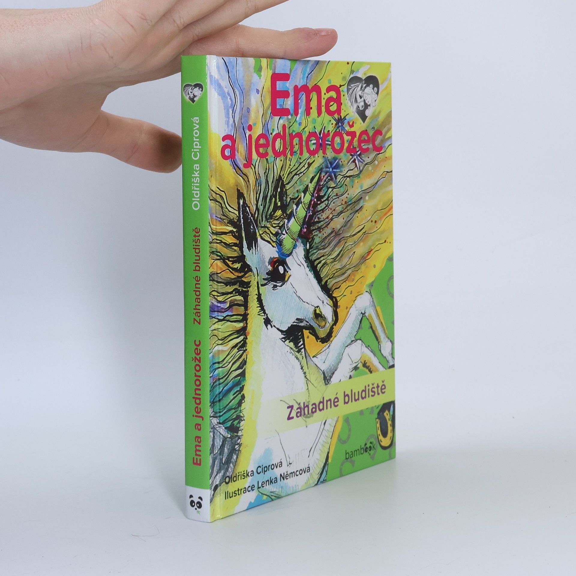 Ema a jednorožec. Záhadné bludiště