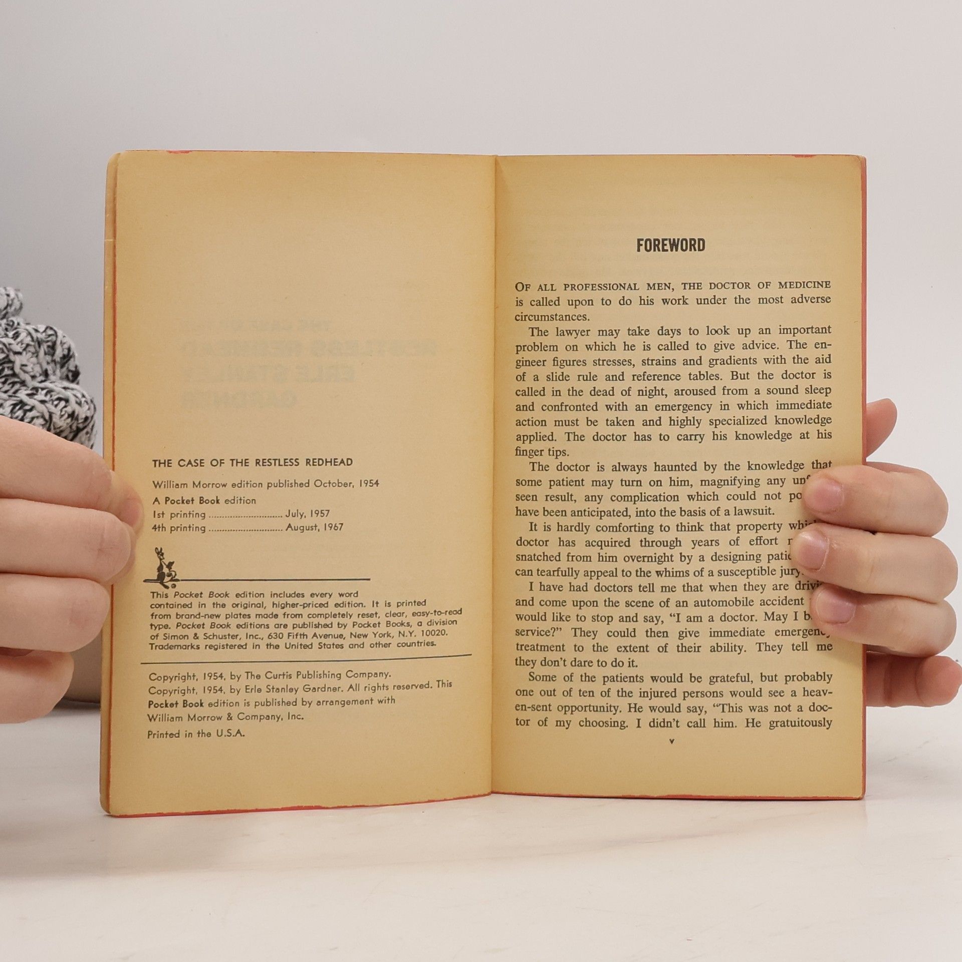 Erle Stanley Gardner Perry Mason. The Case of the Restless Redhead