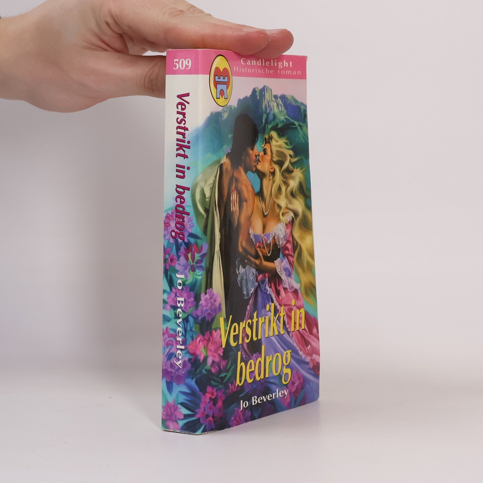 Beverley Jo Verstrikt in bedrog