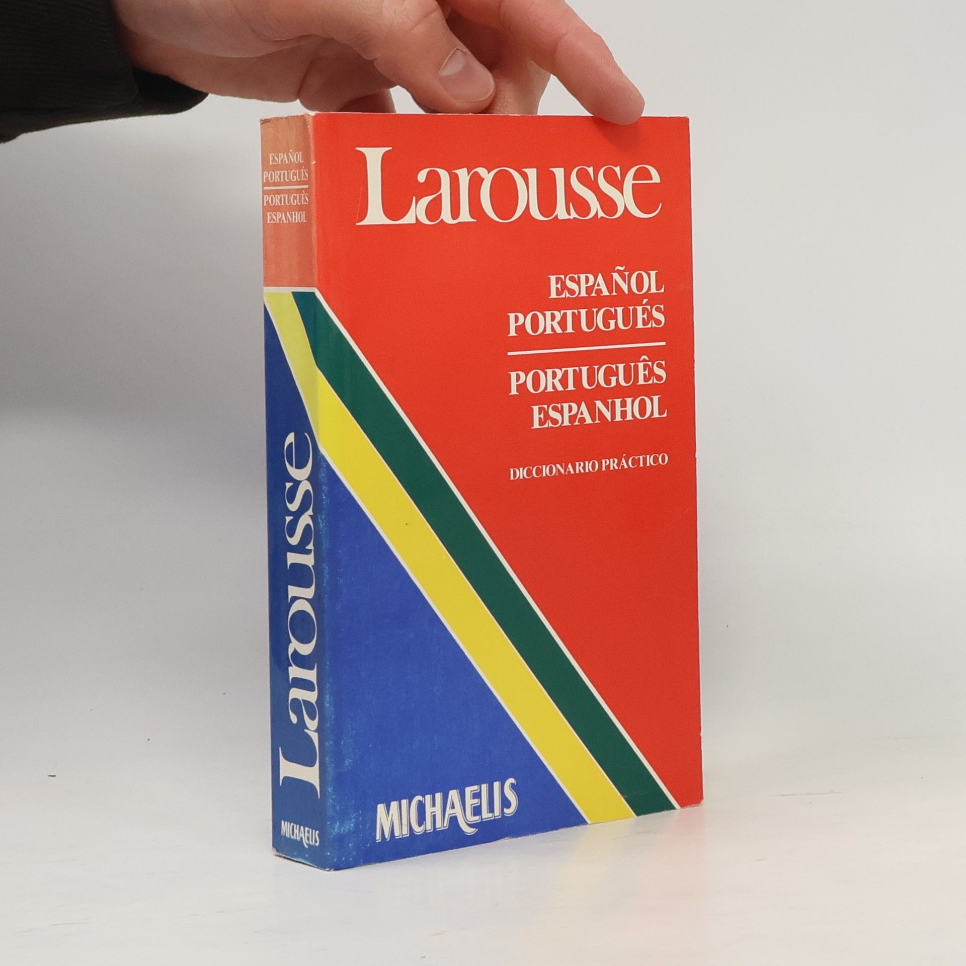 Helena B. C. Pereira Larousse