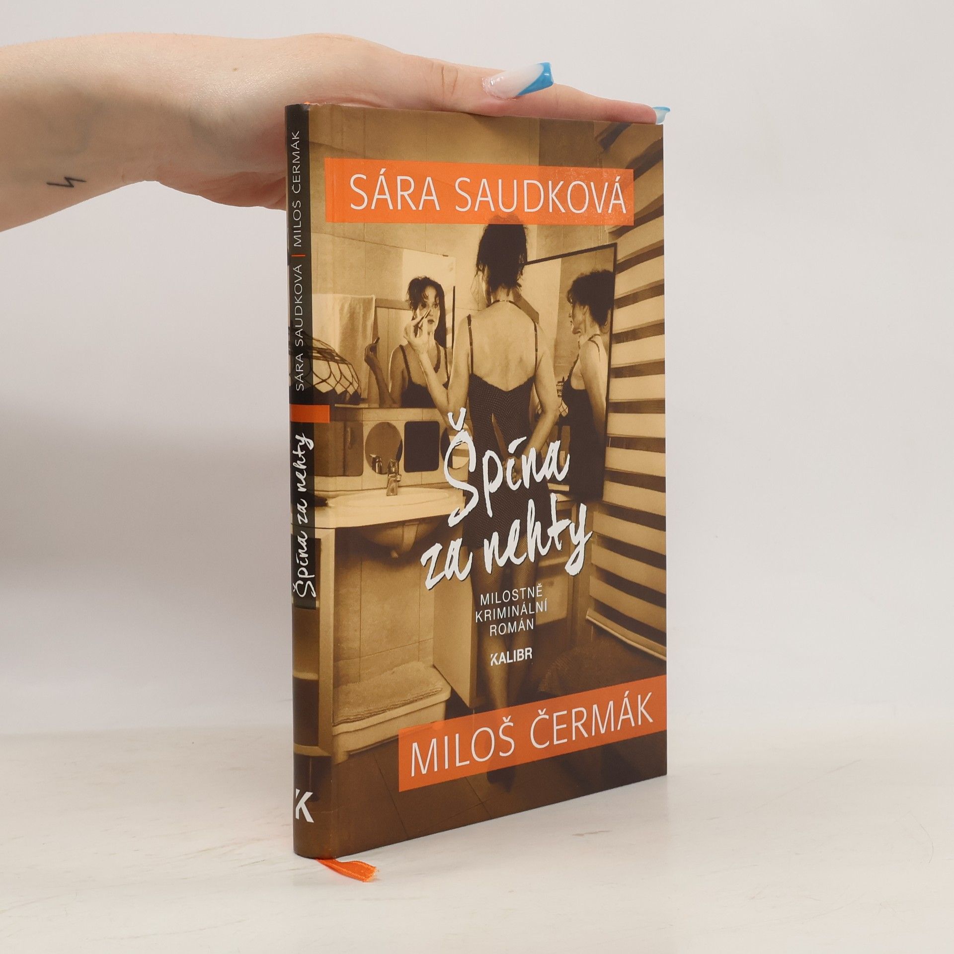 Sára Saudková Špína za nehty