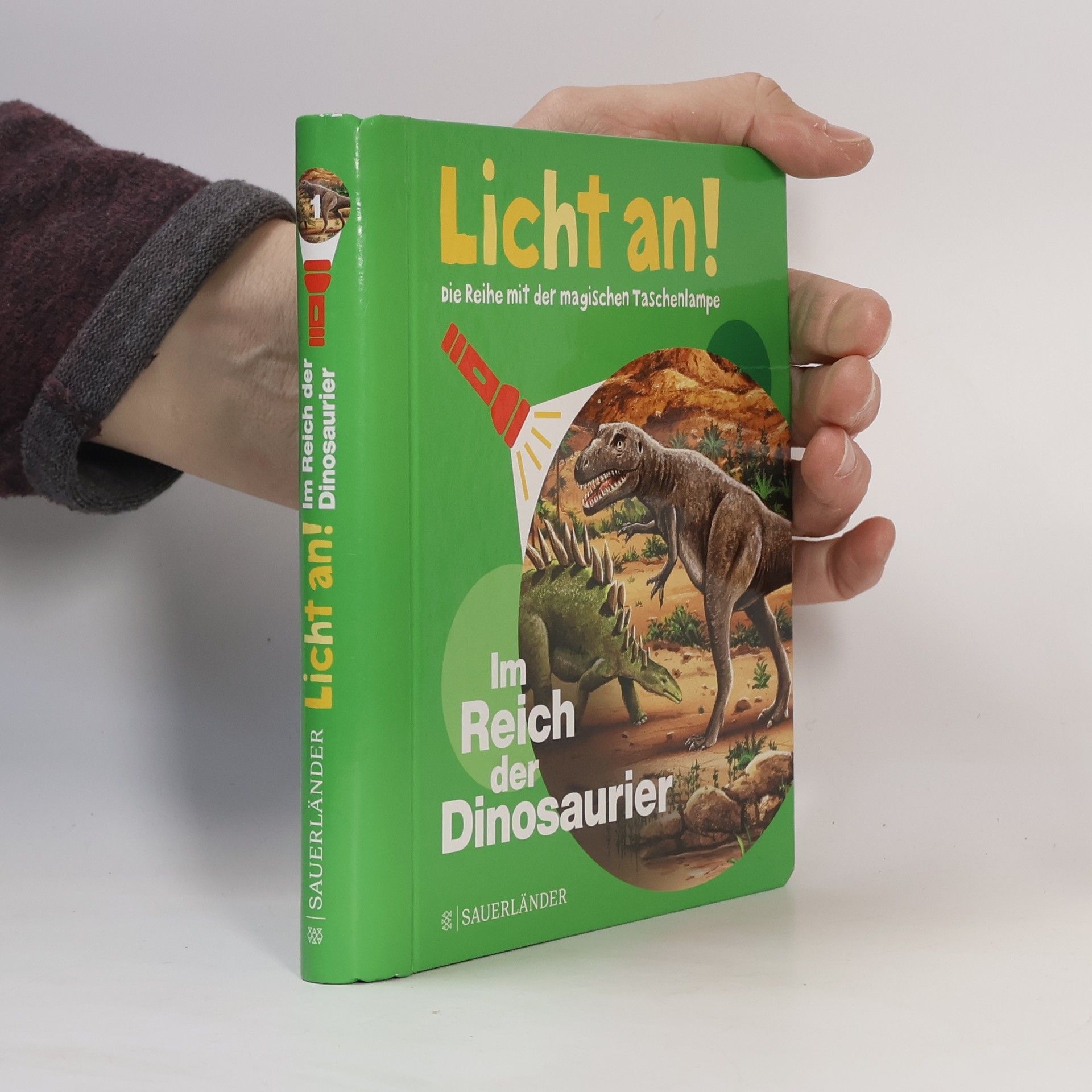 Various authors Im Reich der Dinosaurier. Licht an!