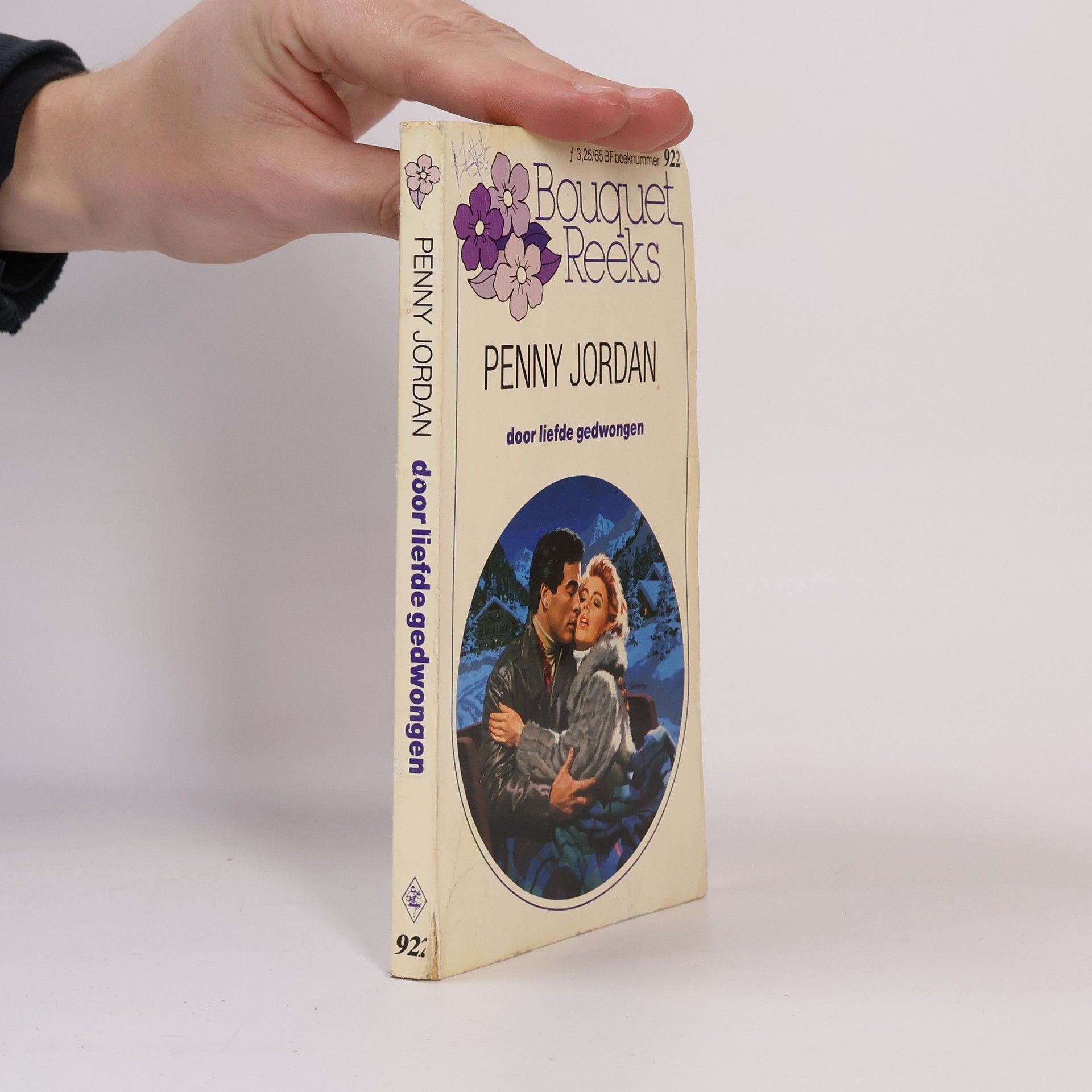 Penny Jordan Bouquet Reeks - 922: Door liefde gedwongen