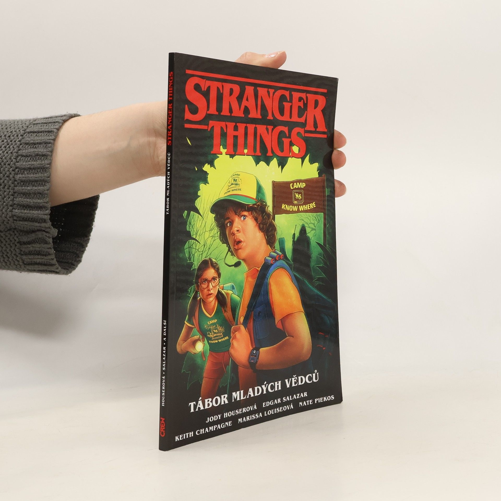 Jody Houser Stranger Things. Tábor mladých vědců