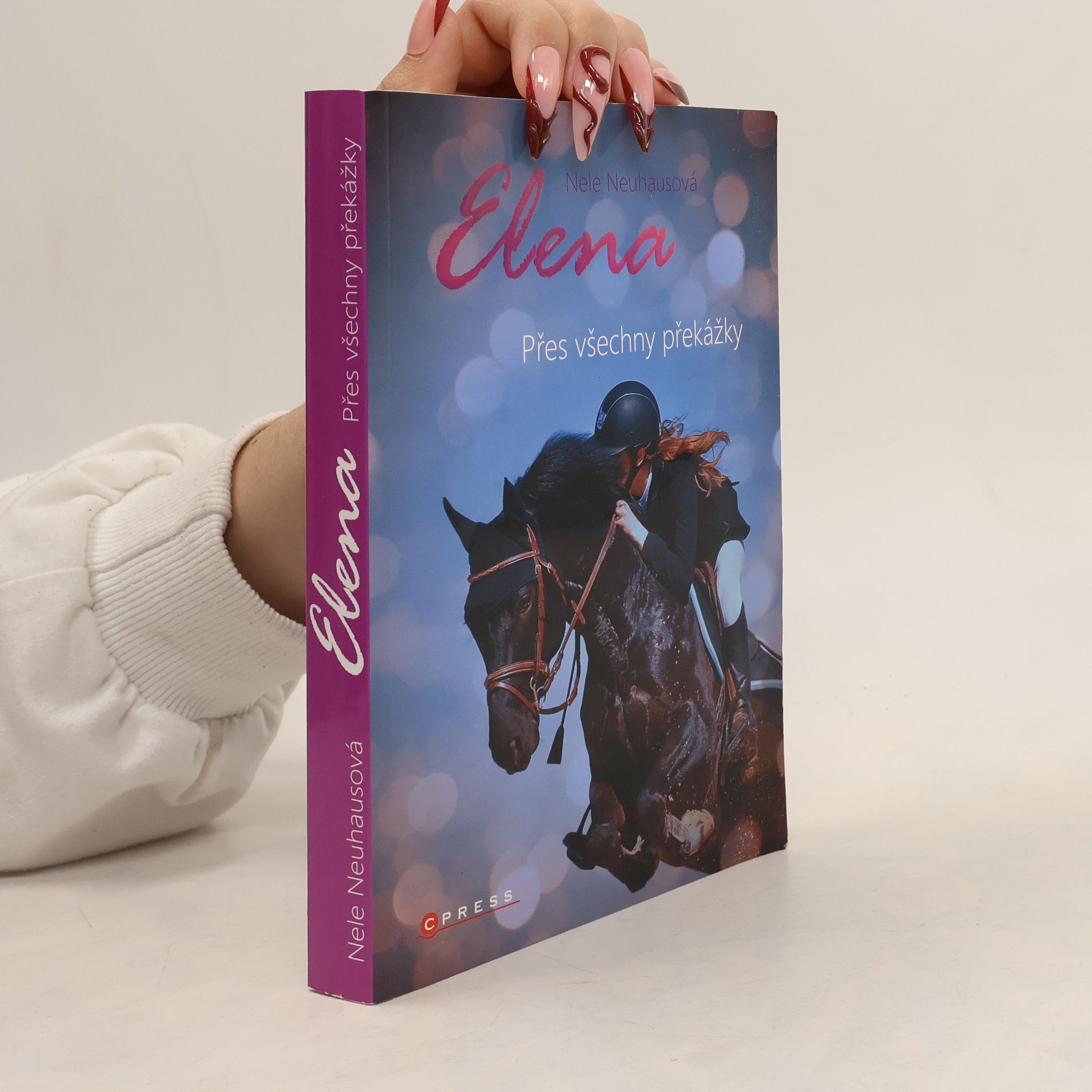 Ivana Vízdalová Elena. Přes všechny překážky