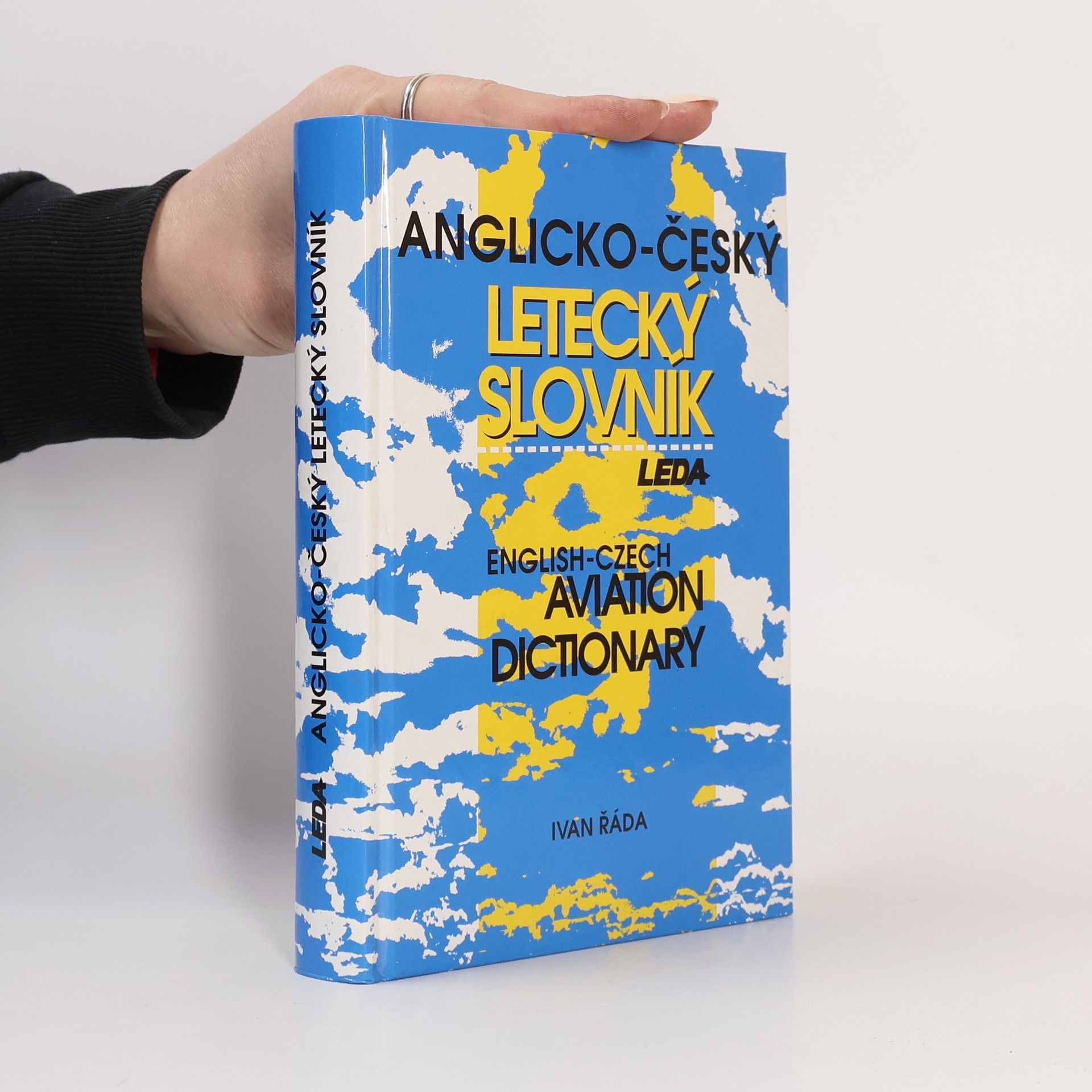 Ivan Řáda Anglicko-český letecký slovník = English-Czech aviation dictionary