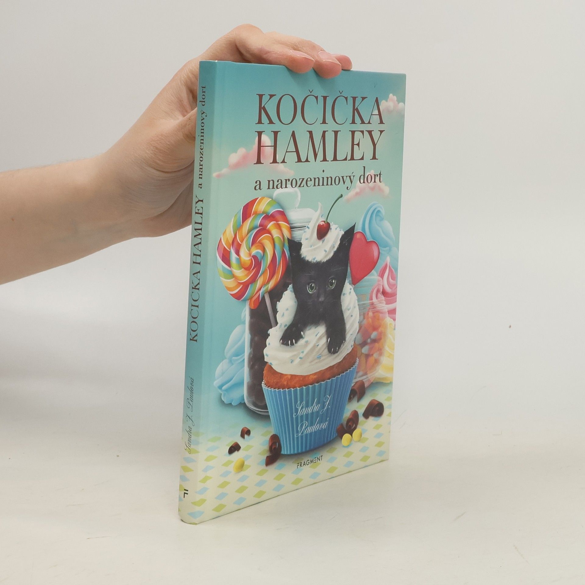 Kočička Hamley a narozeninový dort