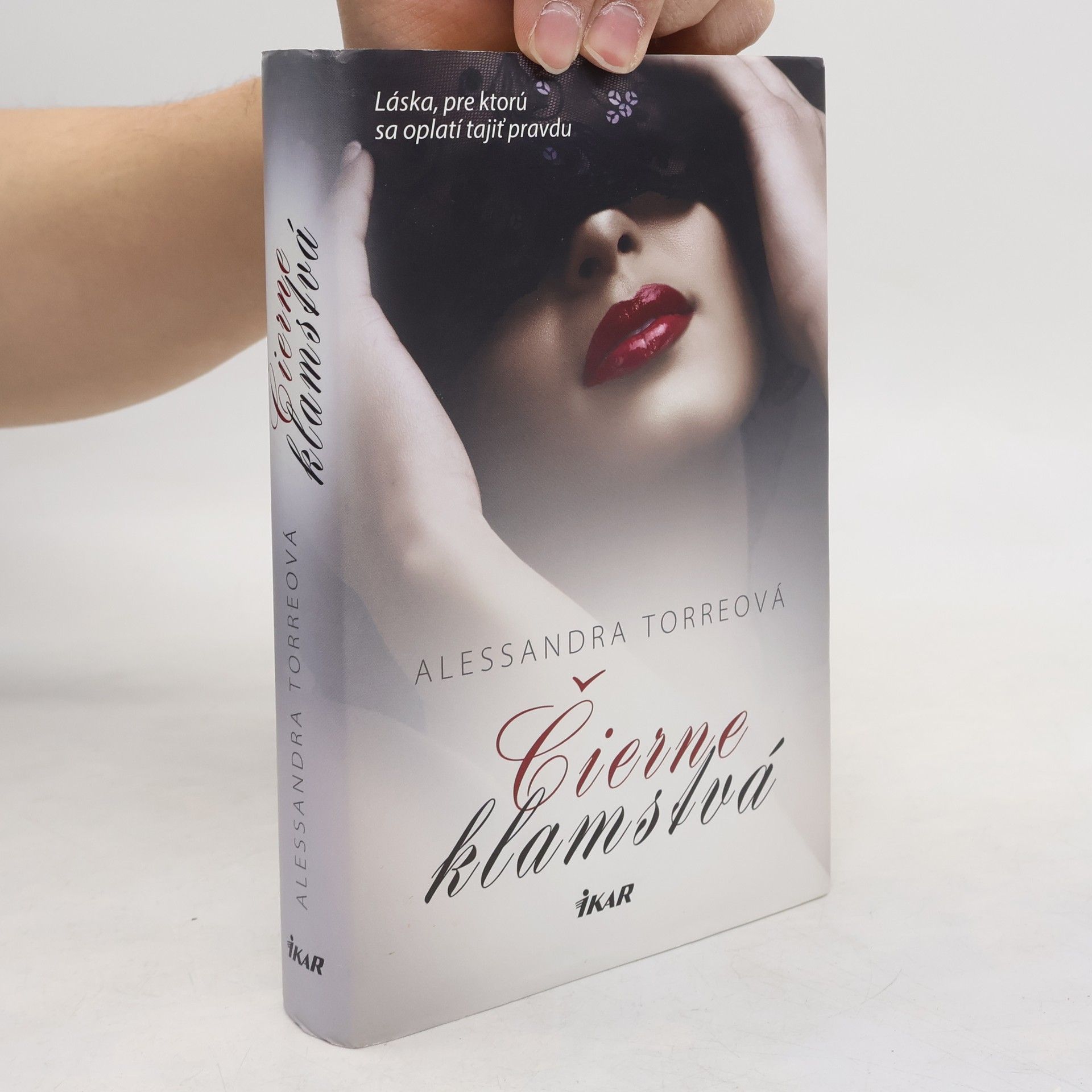 Alessandra Torre Čierne klamstvá