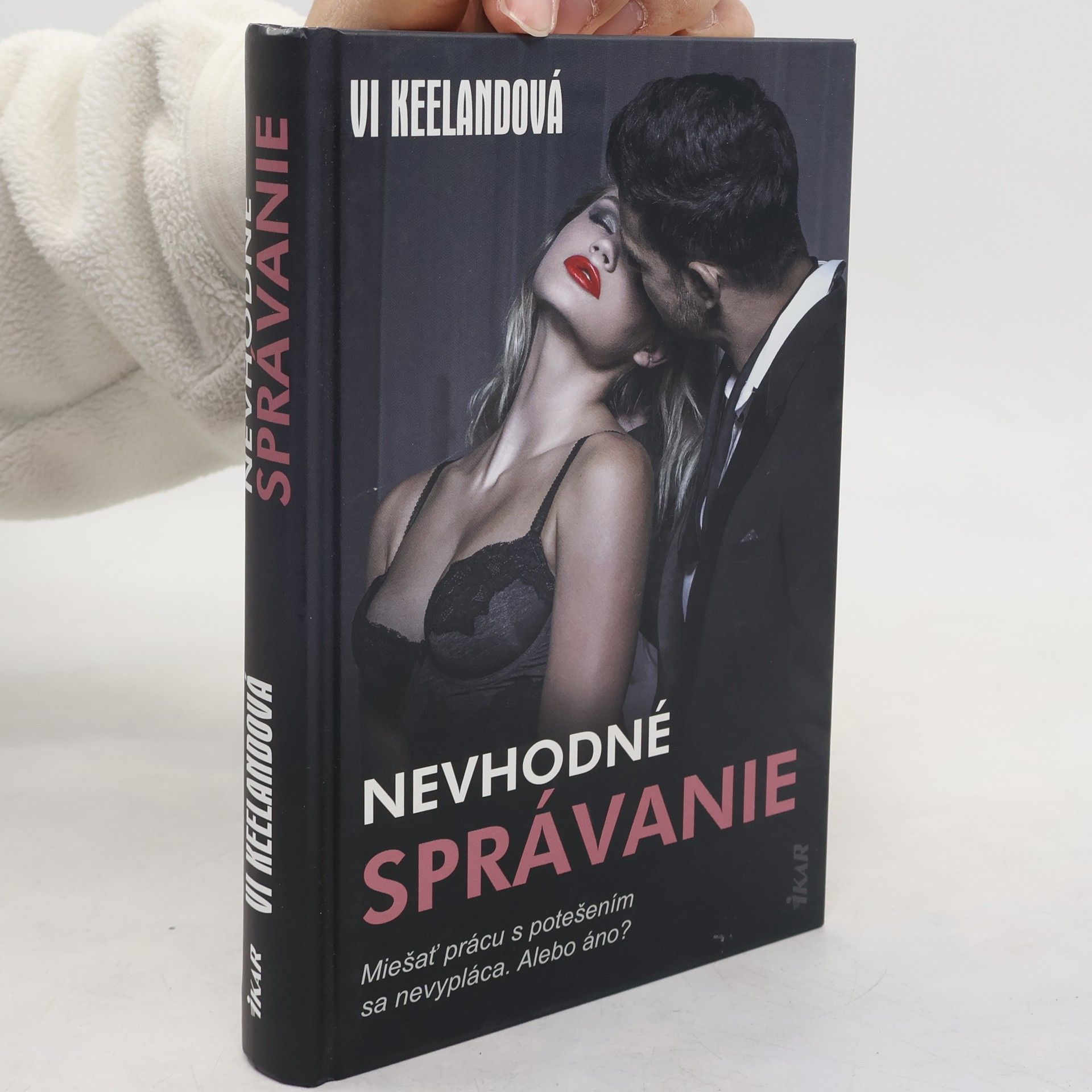 Vi Keeland Nevhodné správanie