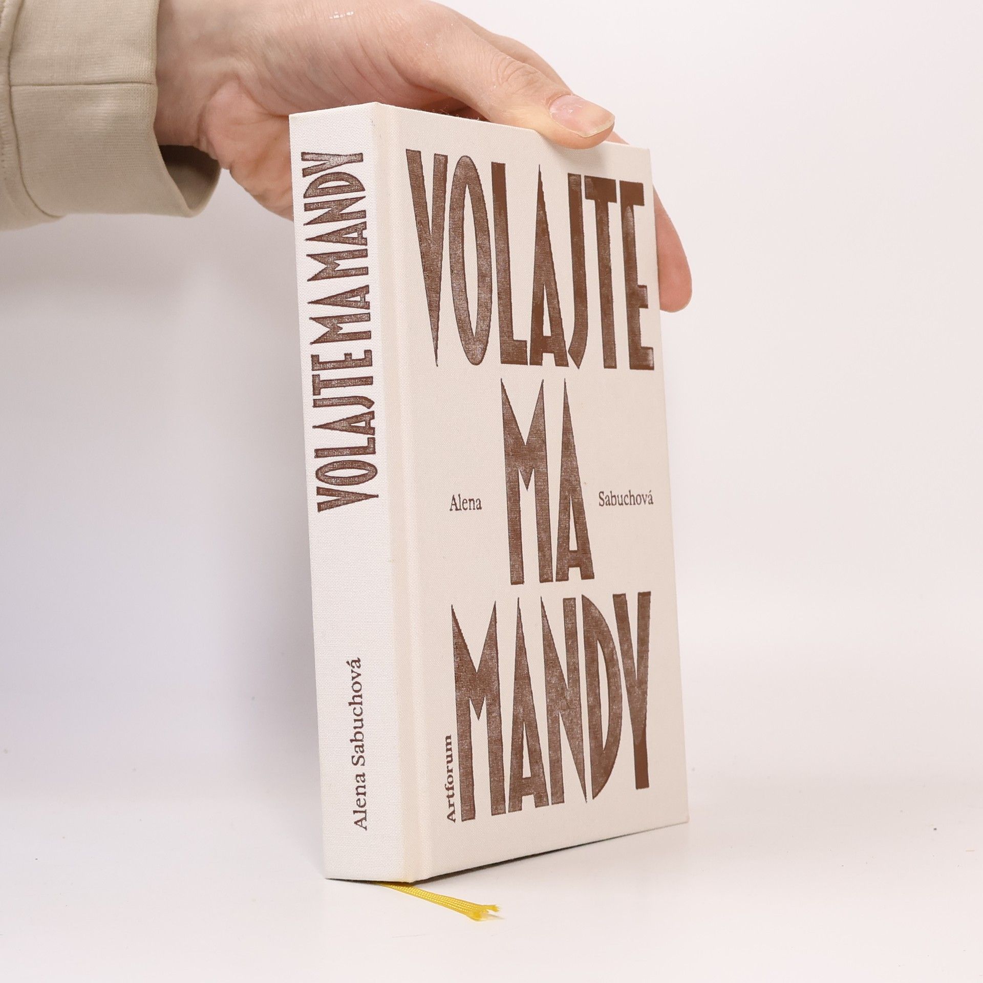 Alena Sabuchová Volajte ma Mandy