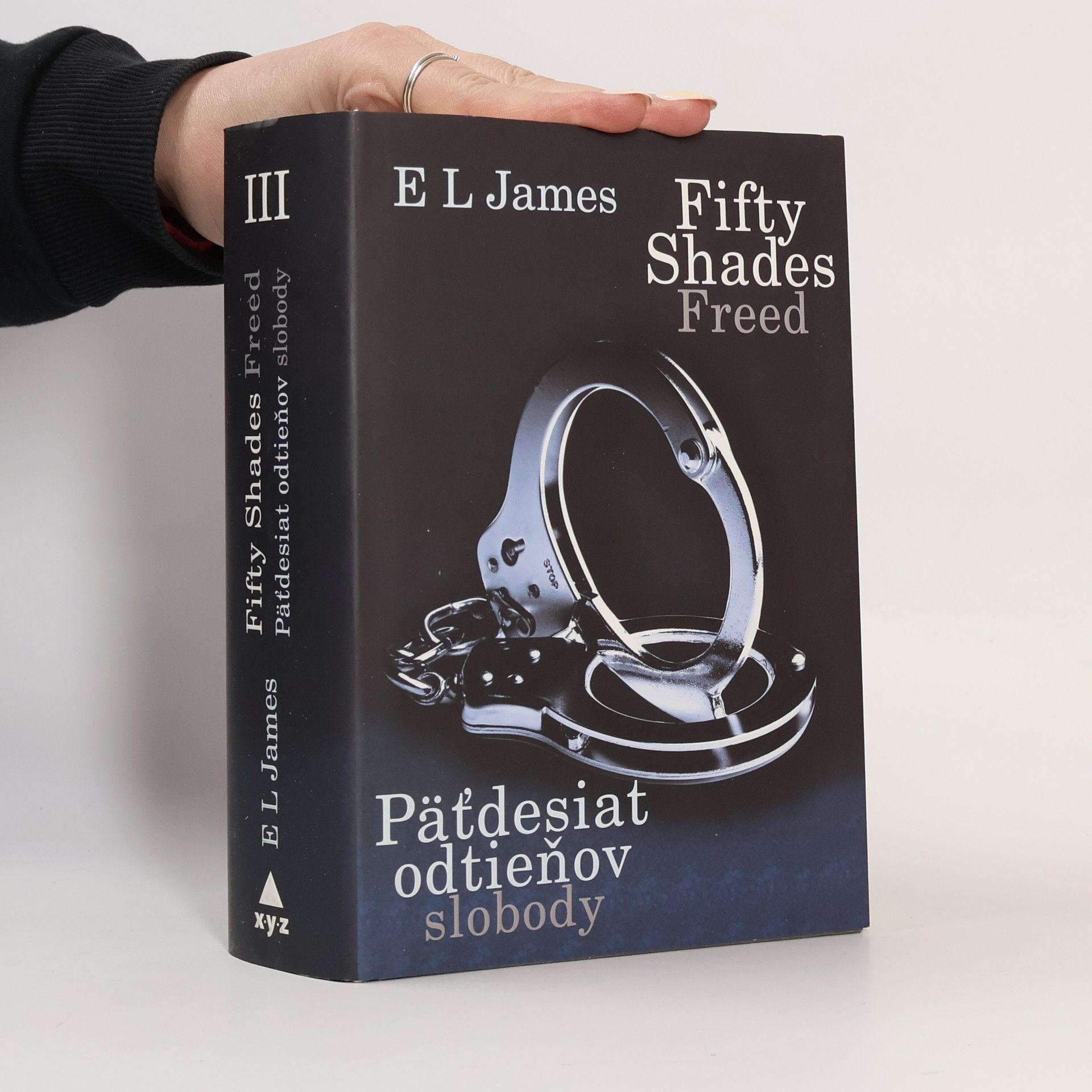 E. L. James Päťdesiat odtieňov slobody