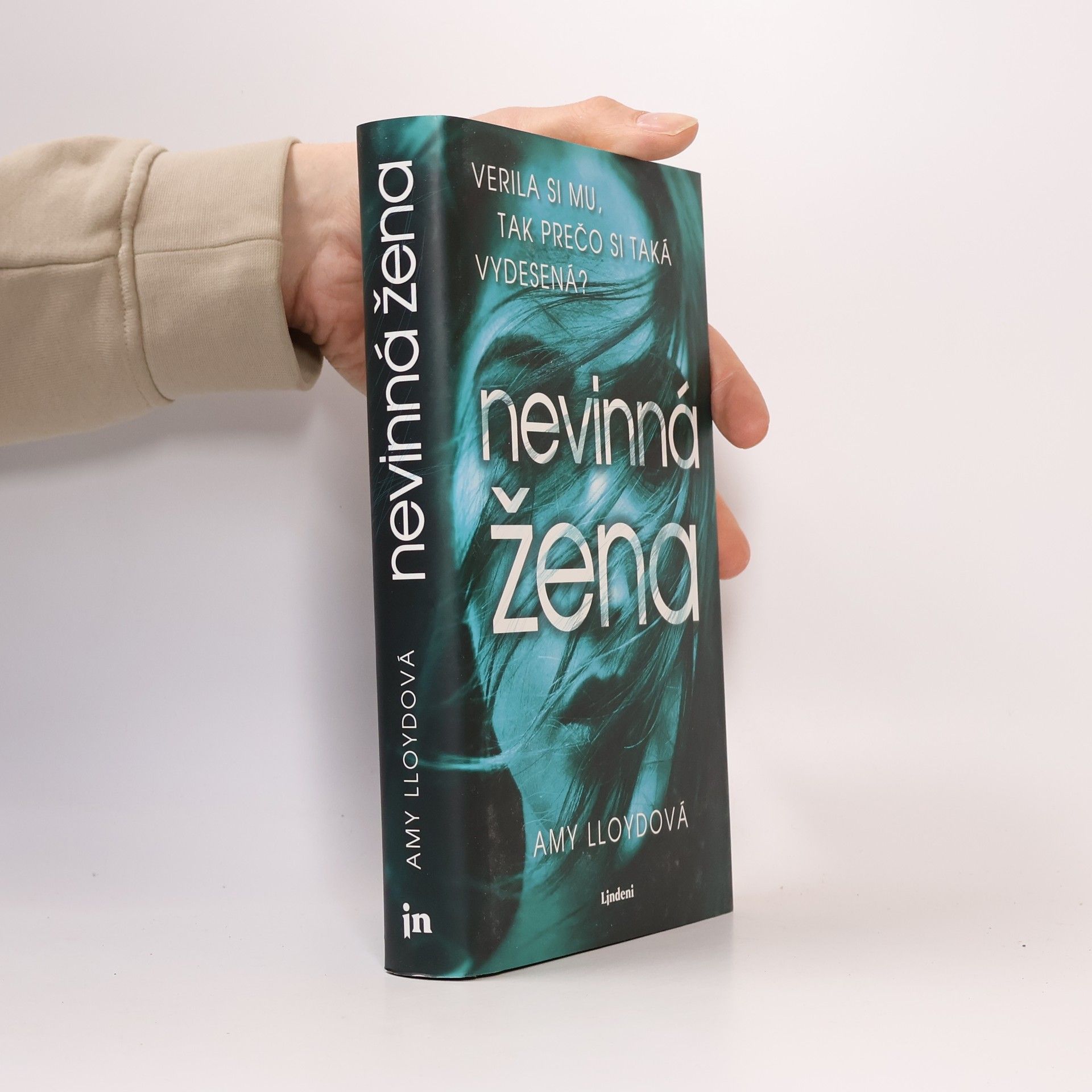 Amy Lloyd Nevinná žena