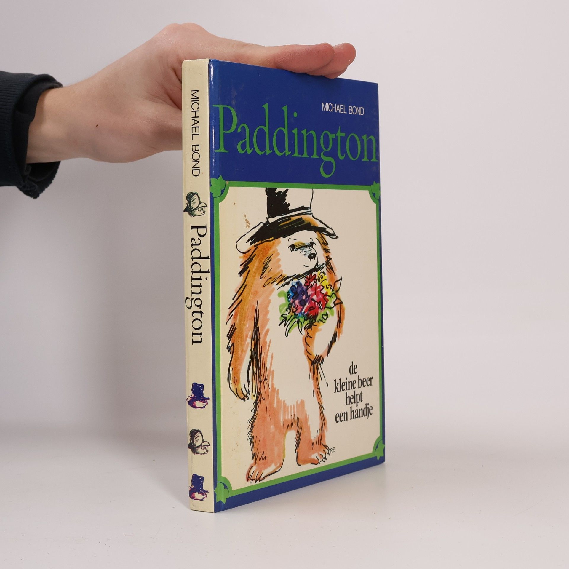 Michael Bond Paddington. De kleine beer helpt een handje