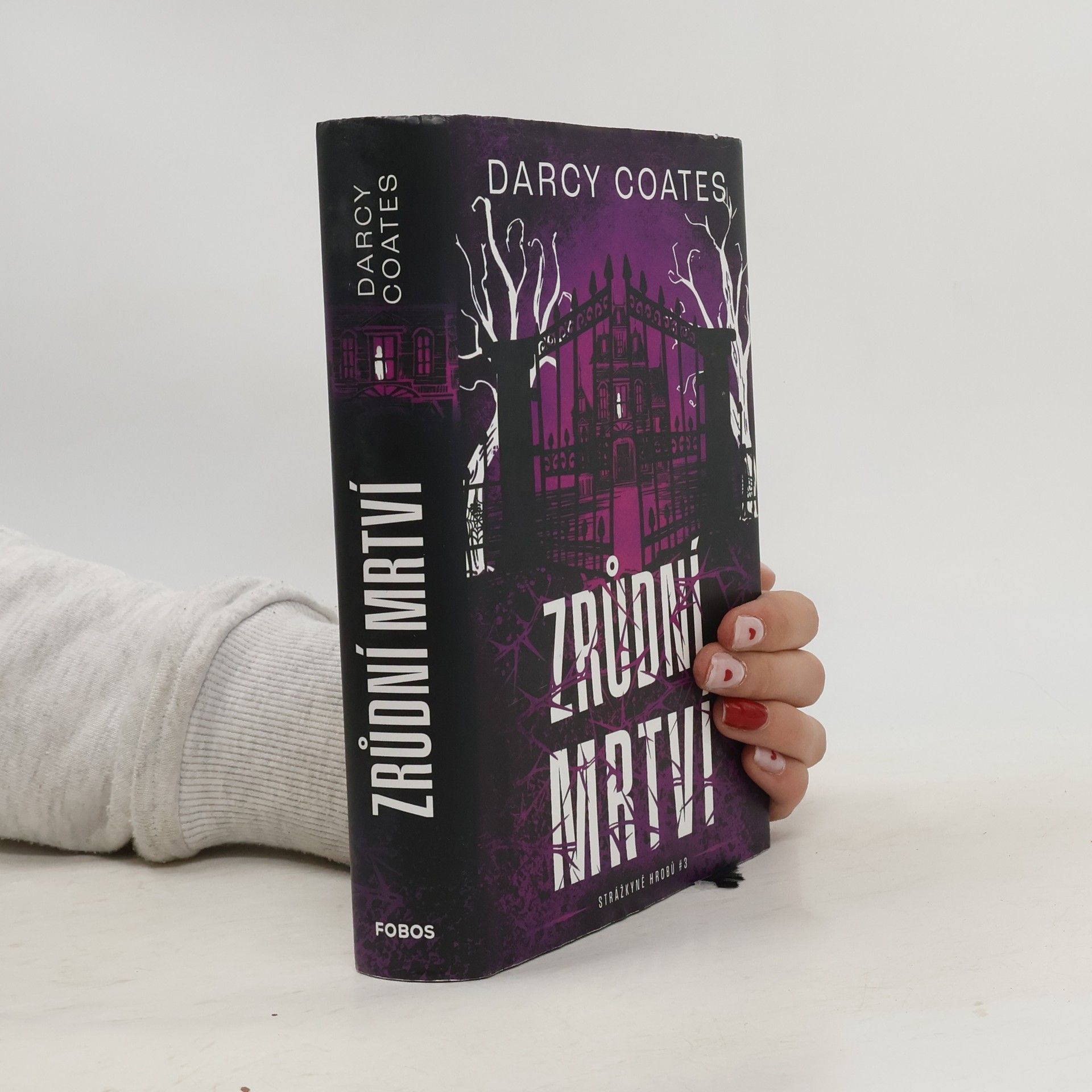 Darcy Coates Zrůdní mrtví
